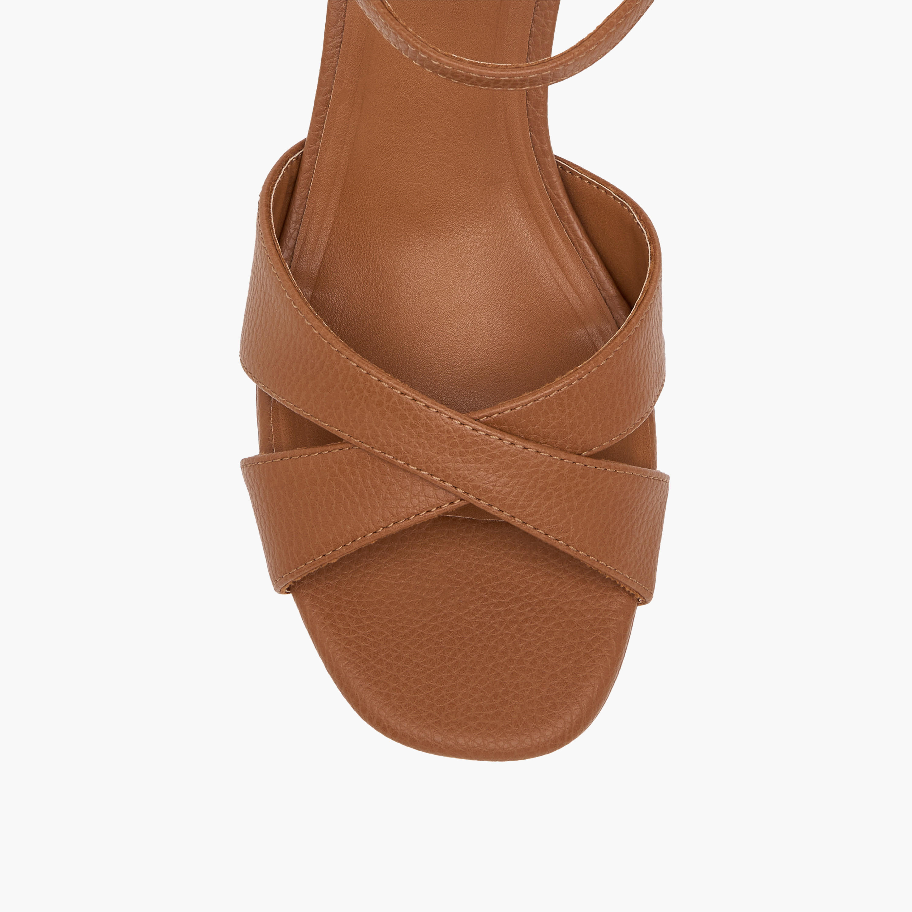 صندل بارز الملمس بكعب سميك وإبزيم إغلاق للنساء من سيليست-women-shoes-sandals-heeled-image-4