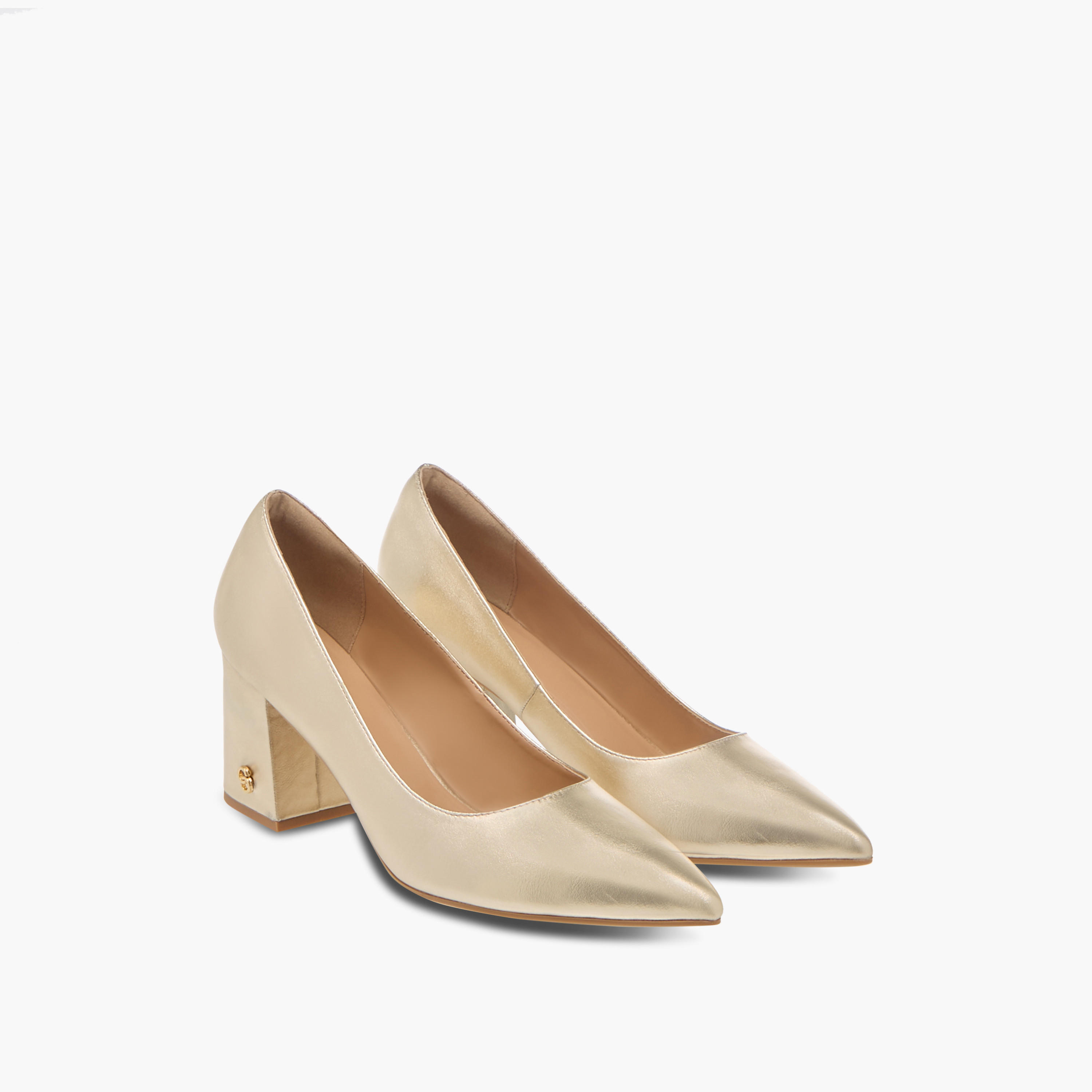 حذاء سادة سهل الارتداء بمقدمة مدببة وكعب عريض للنساء من سيليست-women-shoes-heels-image-1