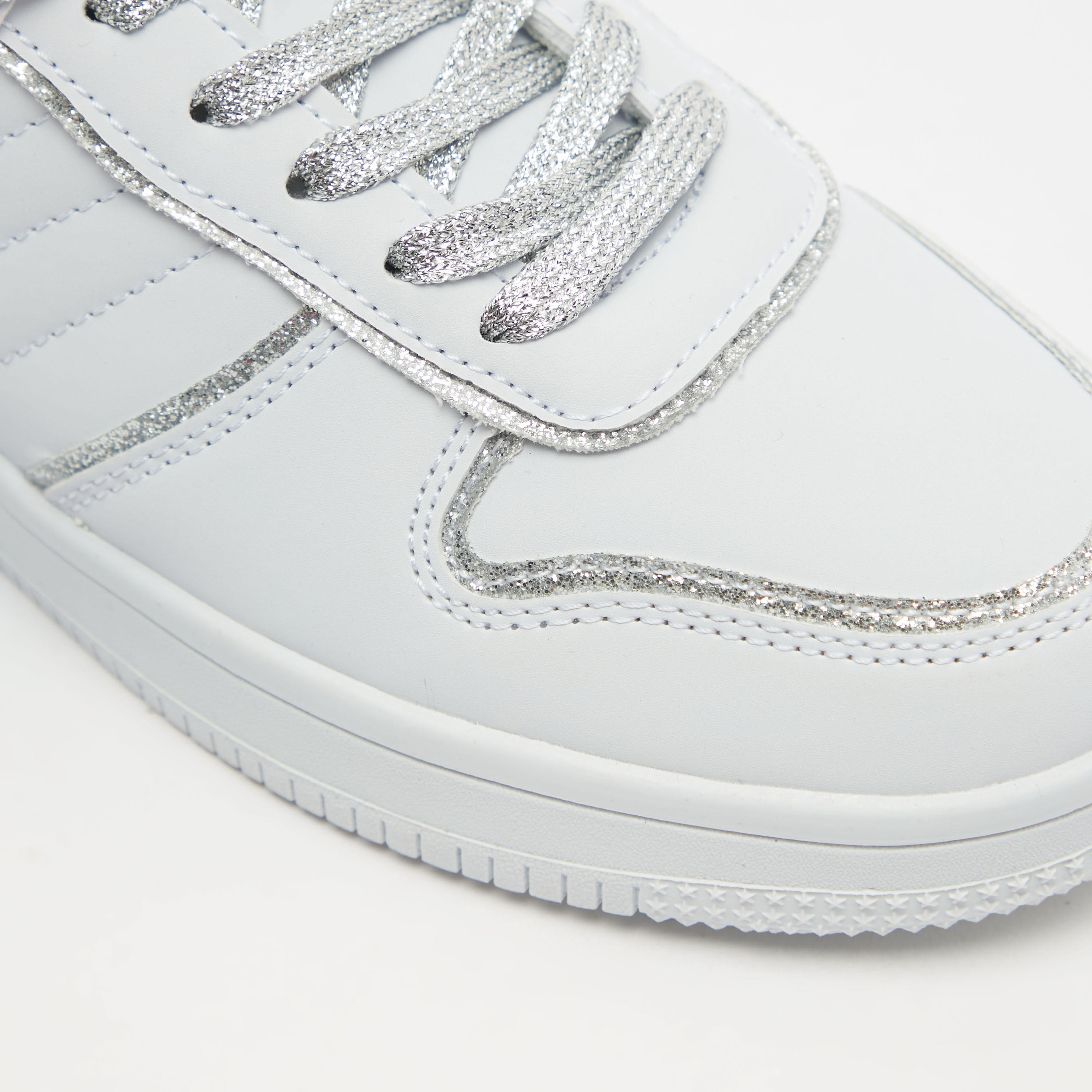 حذاء سنيكرز برباط إغلاق وشرائط من ميسي-women-shoes-sneakers-image-4