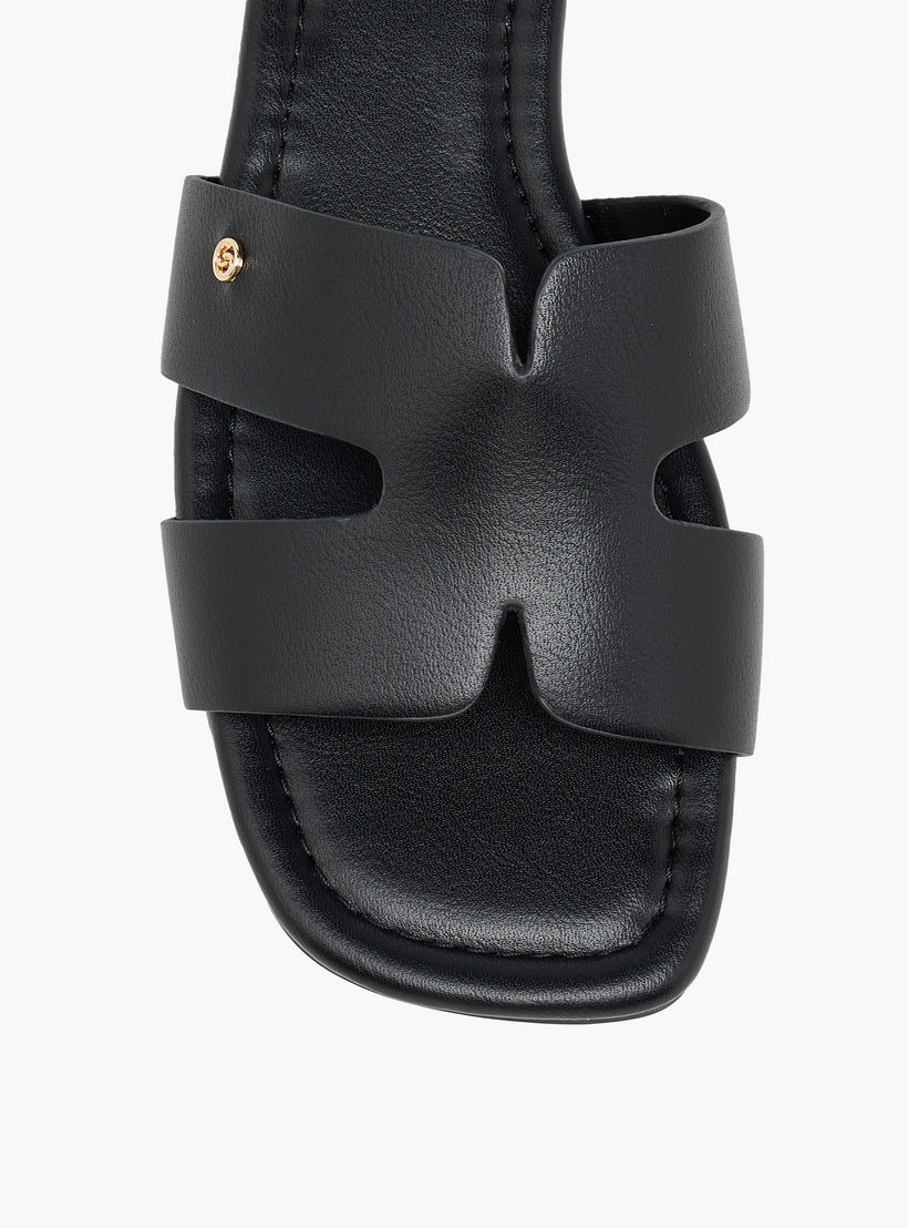 صندل نسائي بتصميم مفرغ وأنيق من سيليست-women-shoes-sandals-flats-image-7