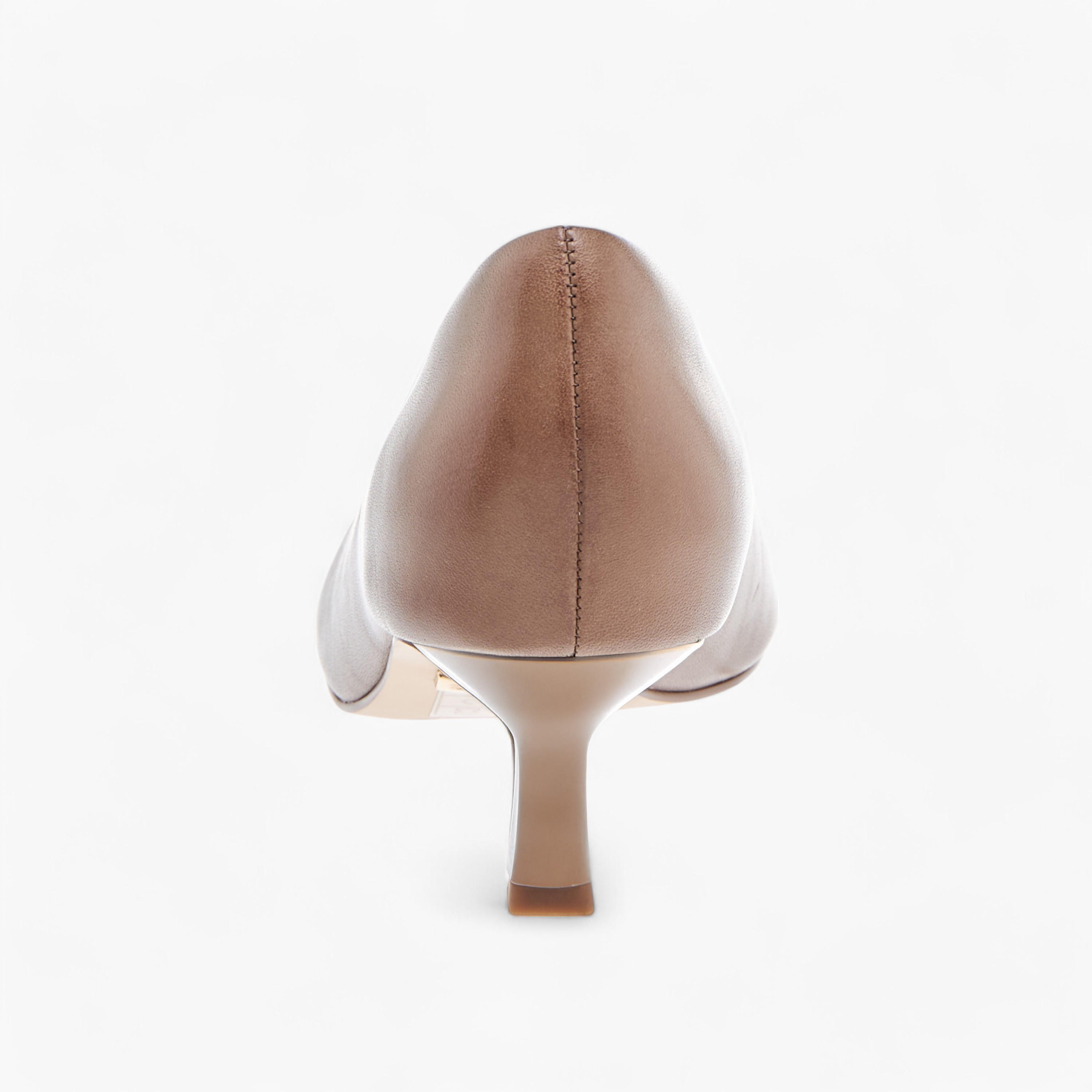 حذاء سادة سهل الارتداء بكعب صغير للنساء من سيليست-women-shoes-heels-image-5