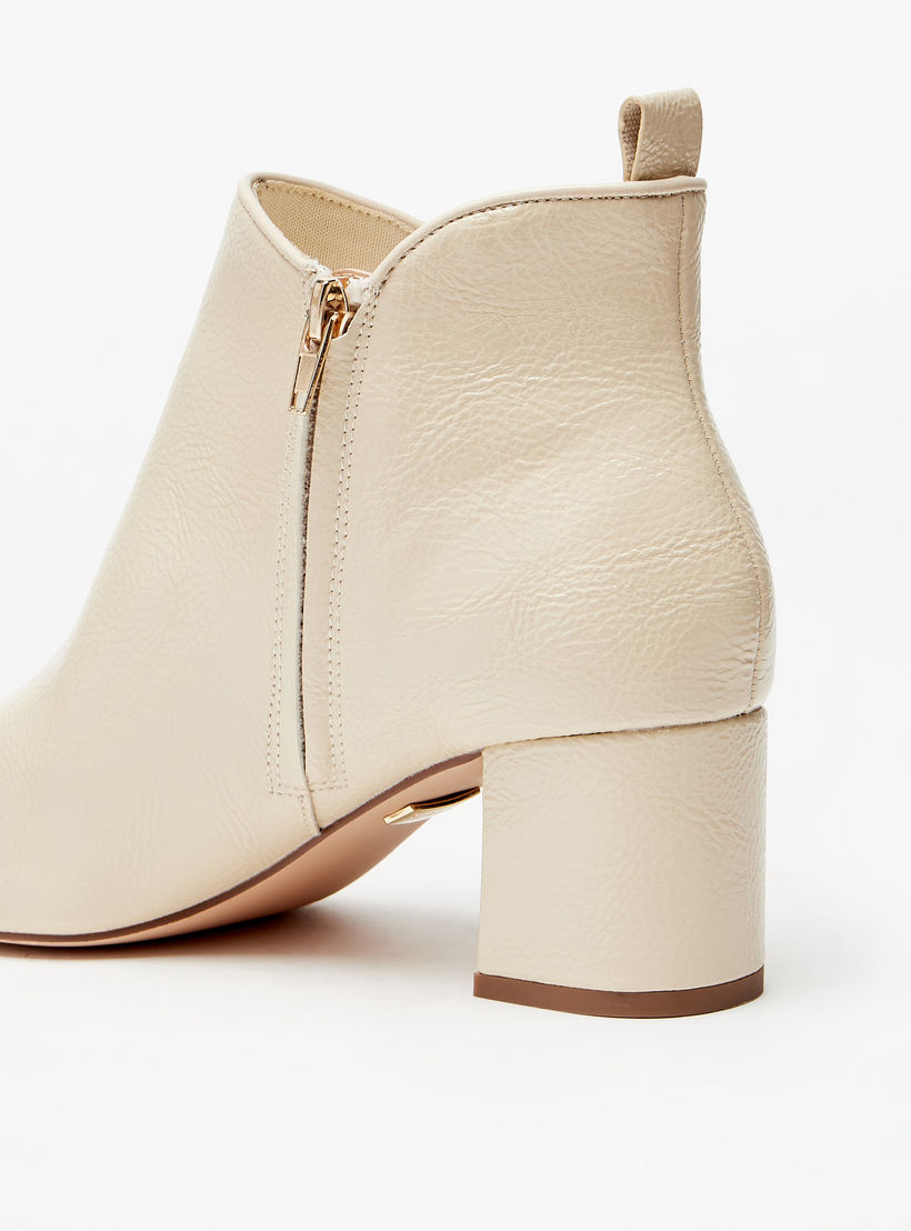 بوت سادة بطول الكاحل وسحّاب إغلاق وكعب عريض للنساء من سيليست-women-shoes-boots-image-5