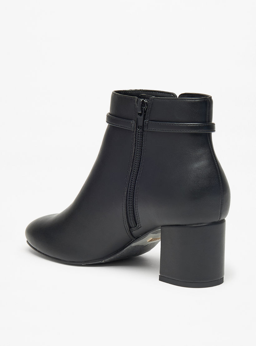 بوت سادة بطول الكاحل وبسحاب إغلاق وكعب سميك للنساء من سيليست-women-shoes-boots-image-2