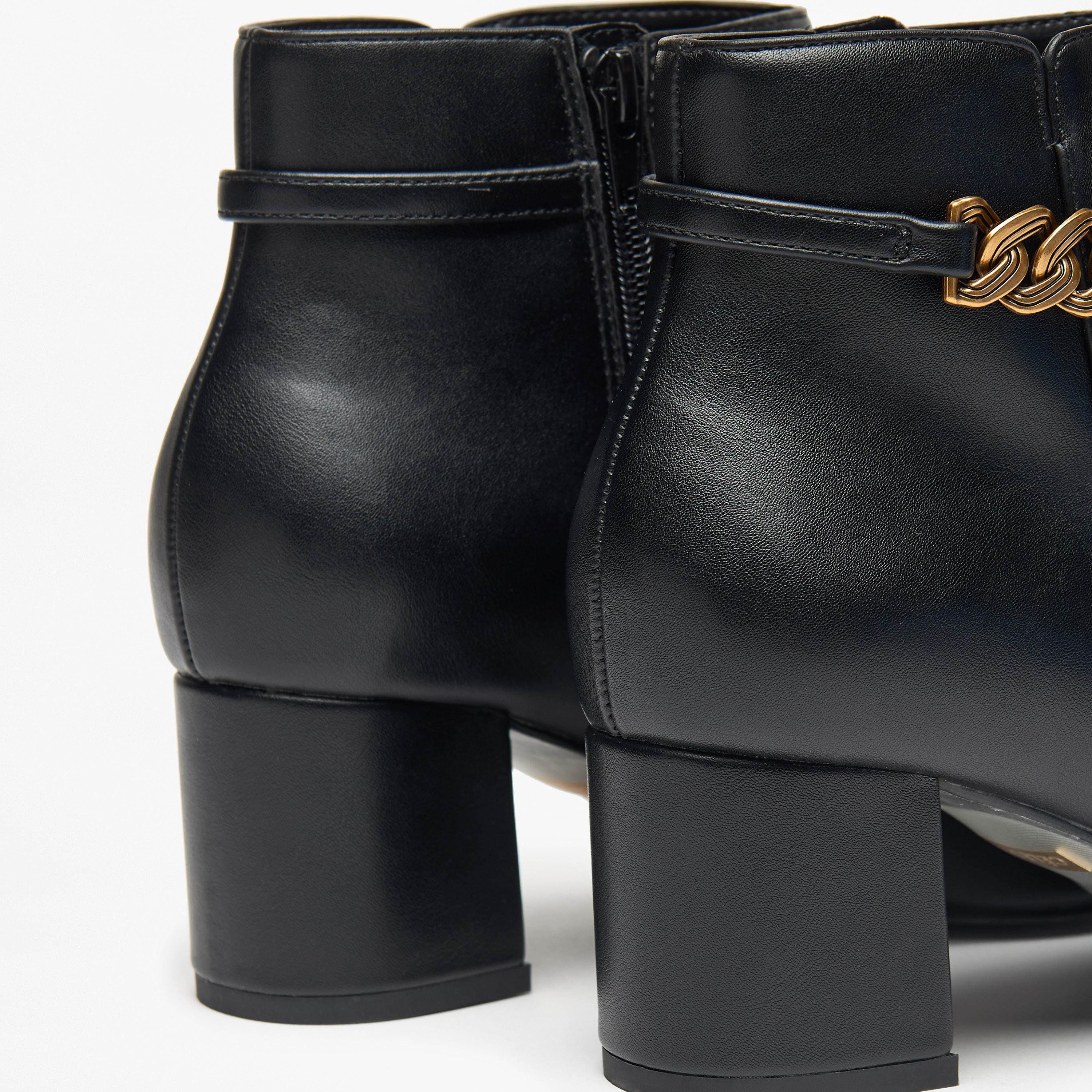 بوت سادة بطول الكاحل وبسحاب إغلاق وكعب سميك للنساء من سيليست-women-shoes-boots-image-12