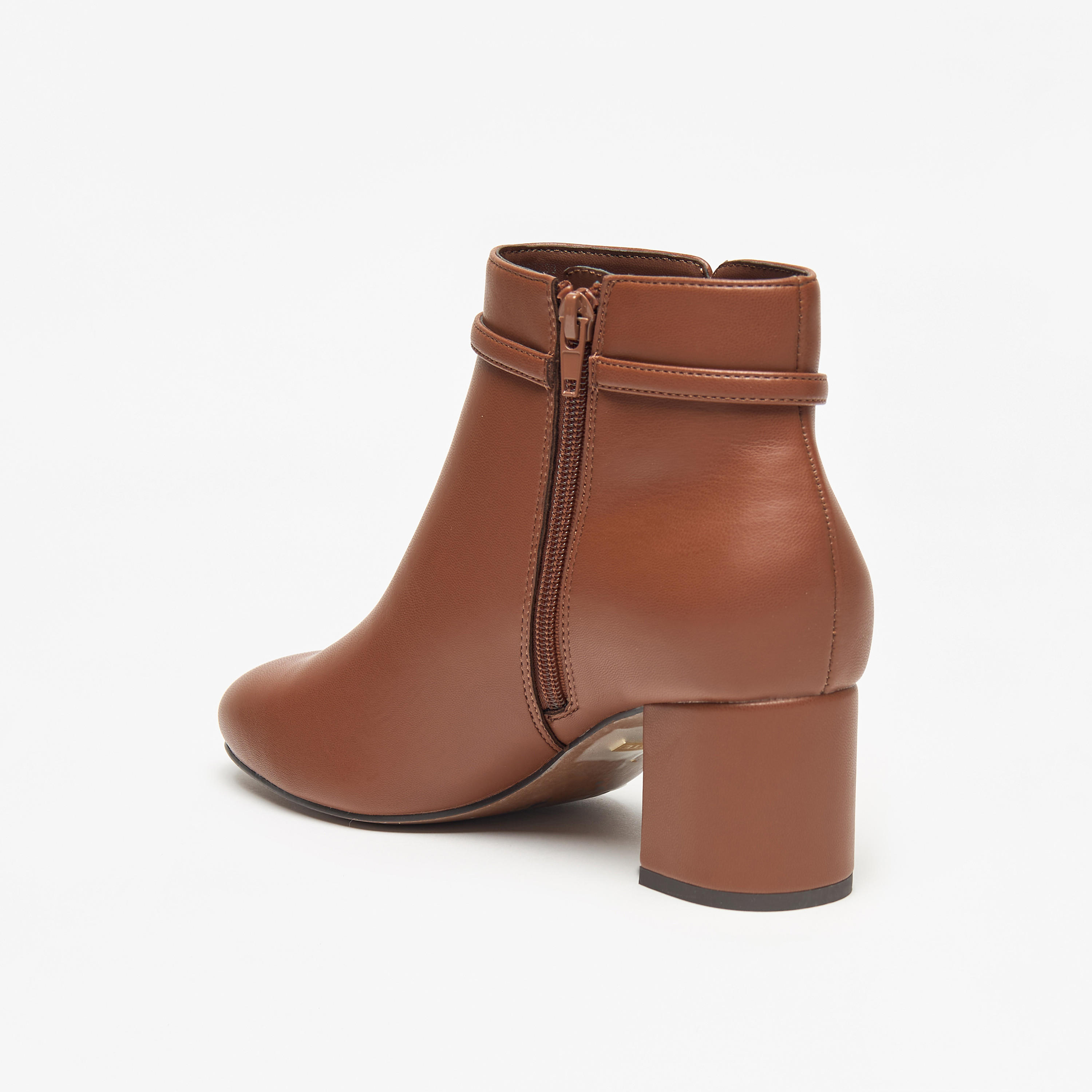 بوت سادة بطول الكاحل وبسحاب إغلاق وكعب سميك للنساء من سيليست-women-shoes-boots-image-2