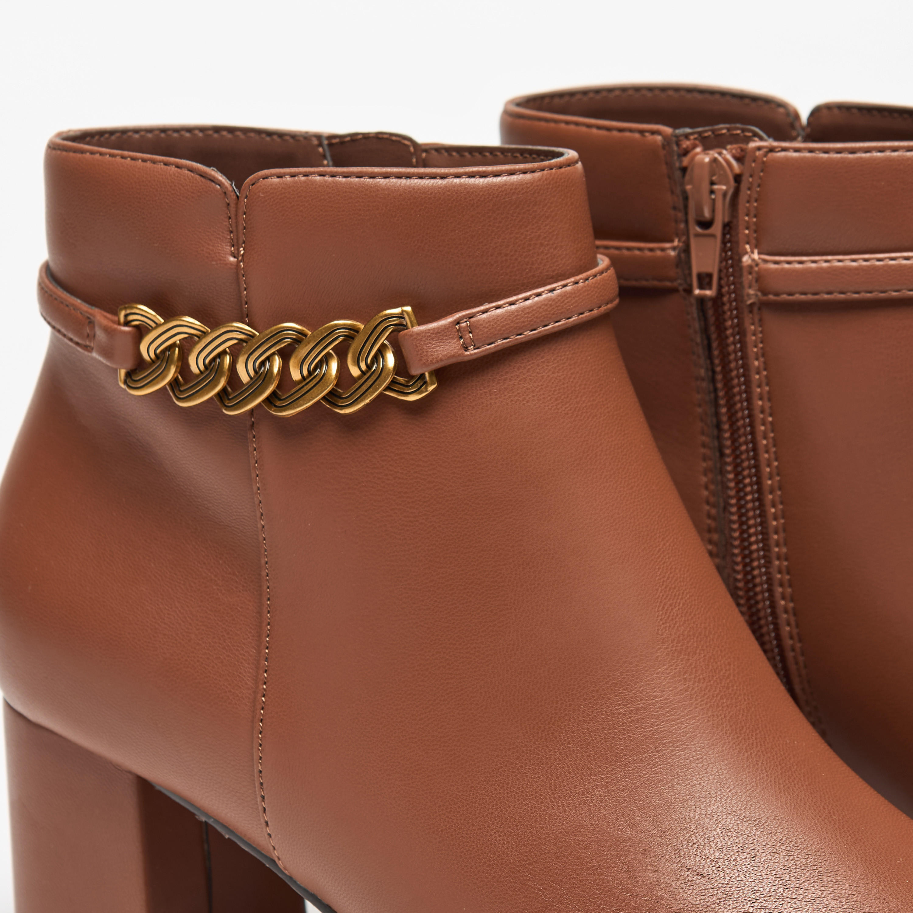 بوت سادة بطول الكاحل وبسحاب إغلاق وكعب سميك للنساء من سيليست-women-shoes-boots-image-5