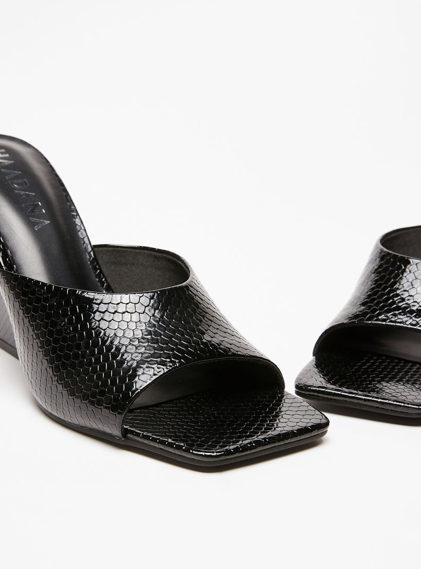 صندل بارز الملمس سهل الارتداء بمقدمة مربعة وكعب ويدج من هادانا-women-shoes-heels-image-6