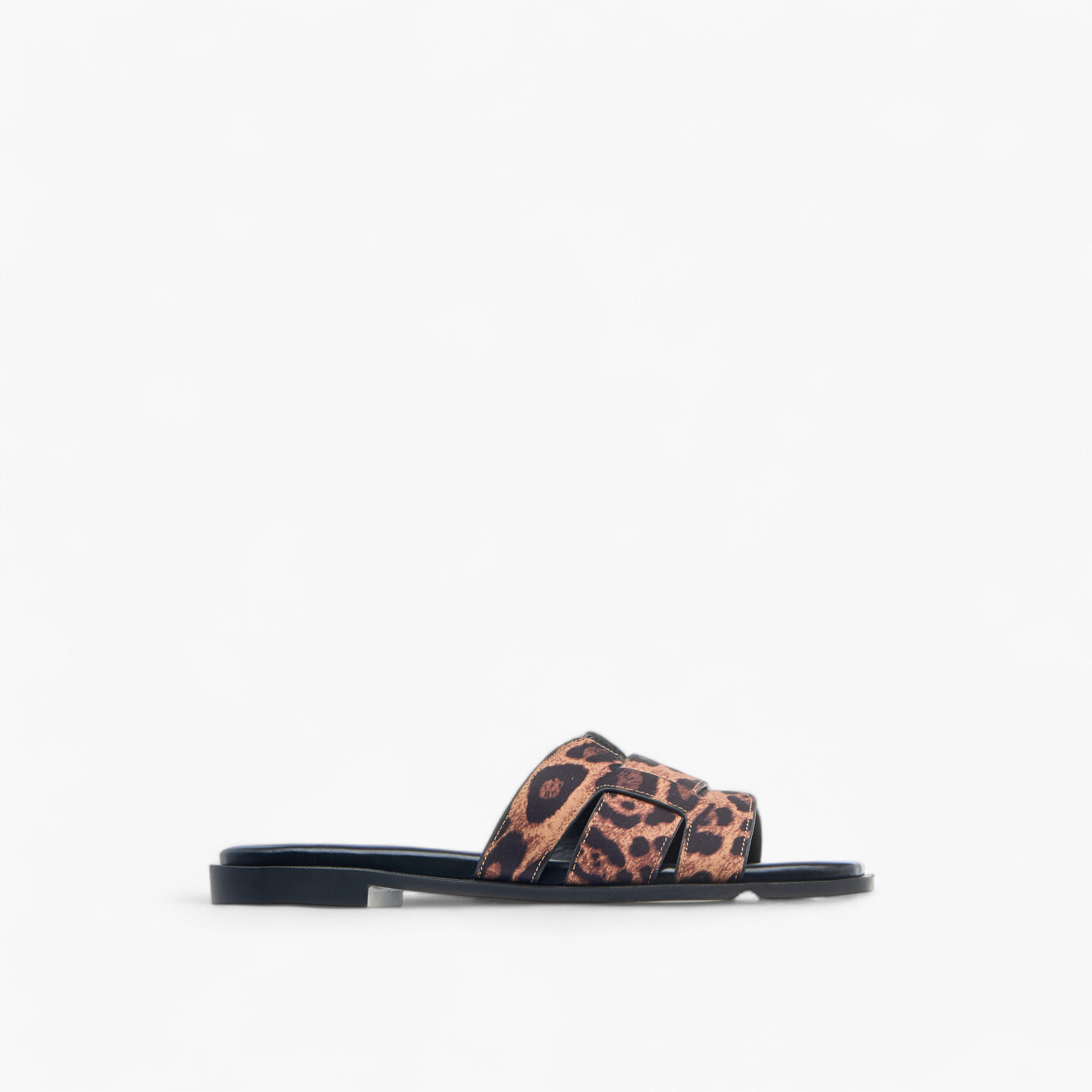 صندل سهل الارتداء بطبعات حيوانات من سيليست-women-shoes-flats-sandals-image-3