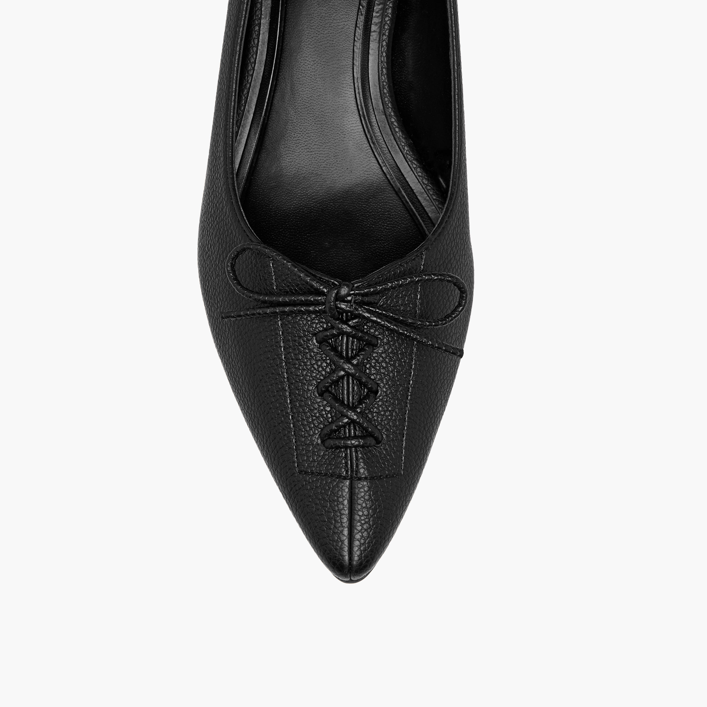 حذاء بومب سهل الارتداء بكعب كيتن للنساء من سيليست-women-shoes-heels-image-4