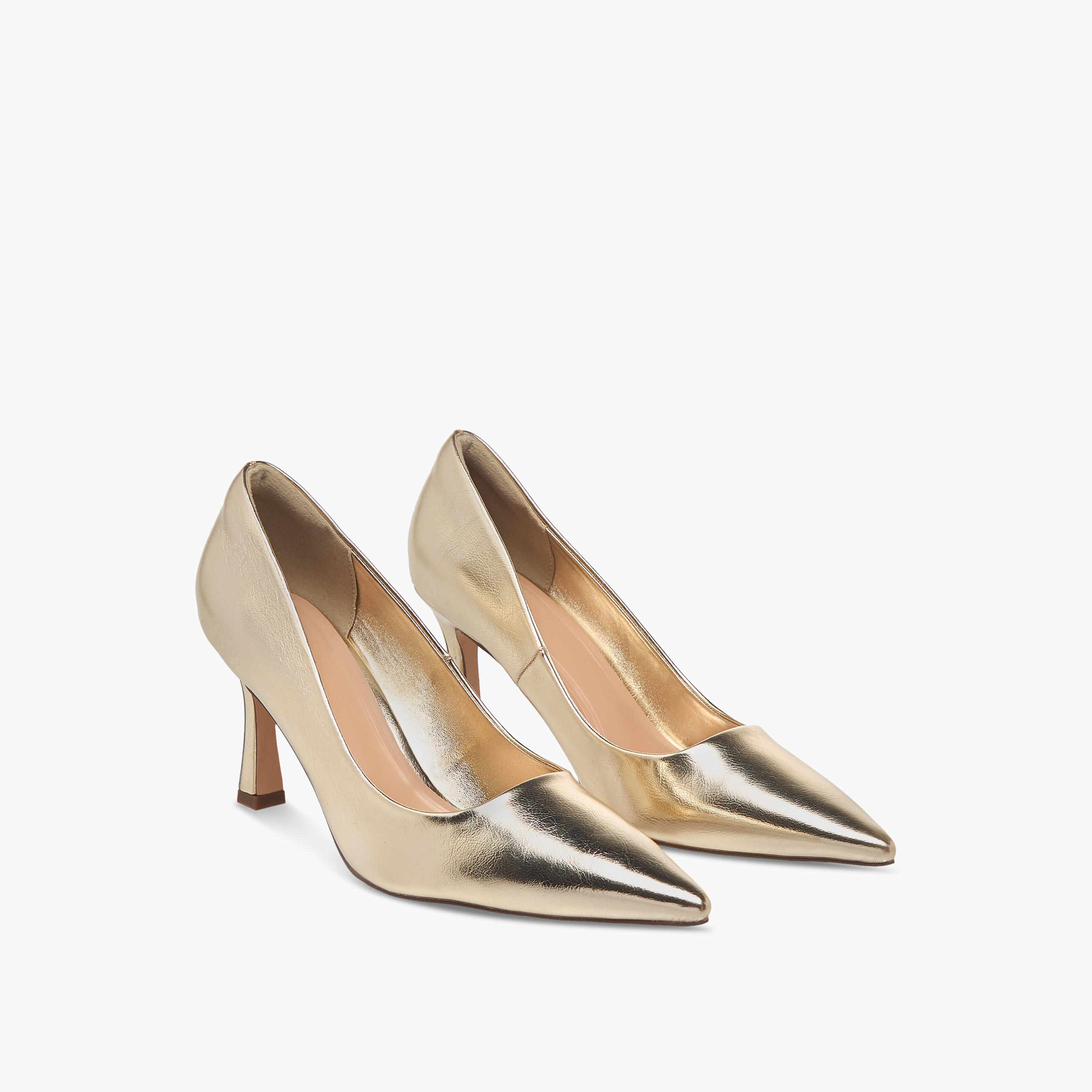 حذاء كلاسيكي بارز الملمس بمقدمة مدببة وكعب ستليتو للنساء من سيليست-women-shoes-heels-image-1