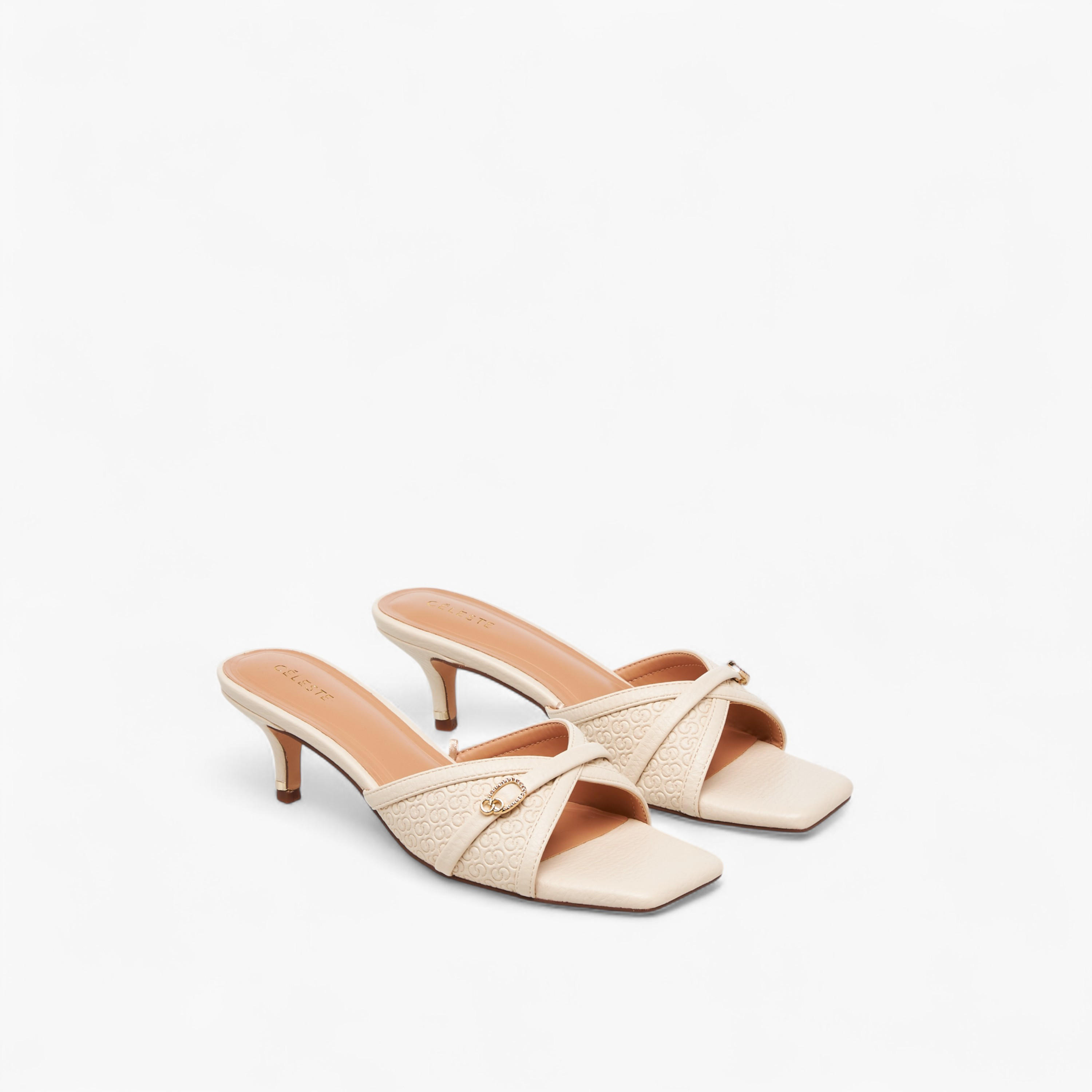 صندل بنقوش مونوجرام سهل الارتداء بكعب صغير للنساء من سيليست-women-shoes-sandals-heeled-image-1