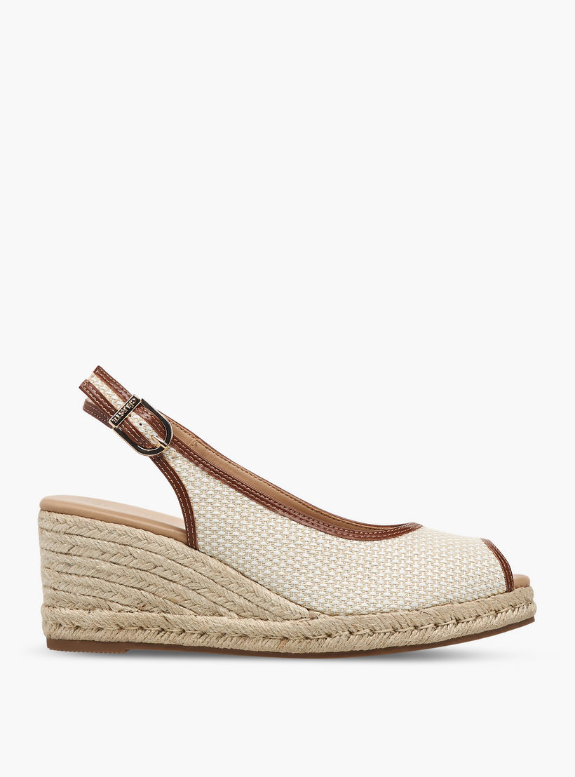 صندل بارز الملمس وكعب ويدج وإبزيم إغلاق للنساء من سيليست-women-shoes-sandals-heeled-image-3
