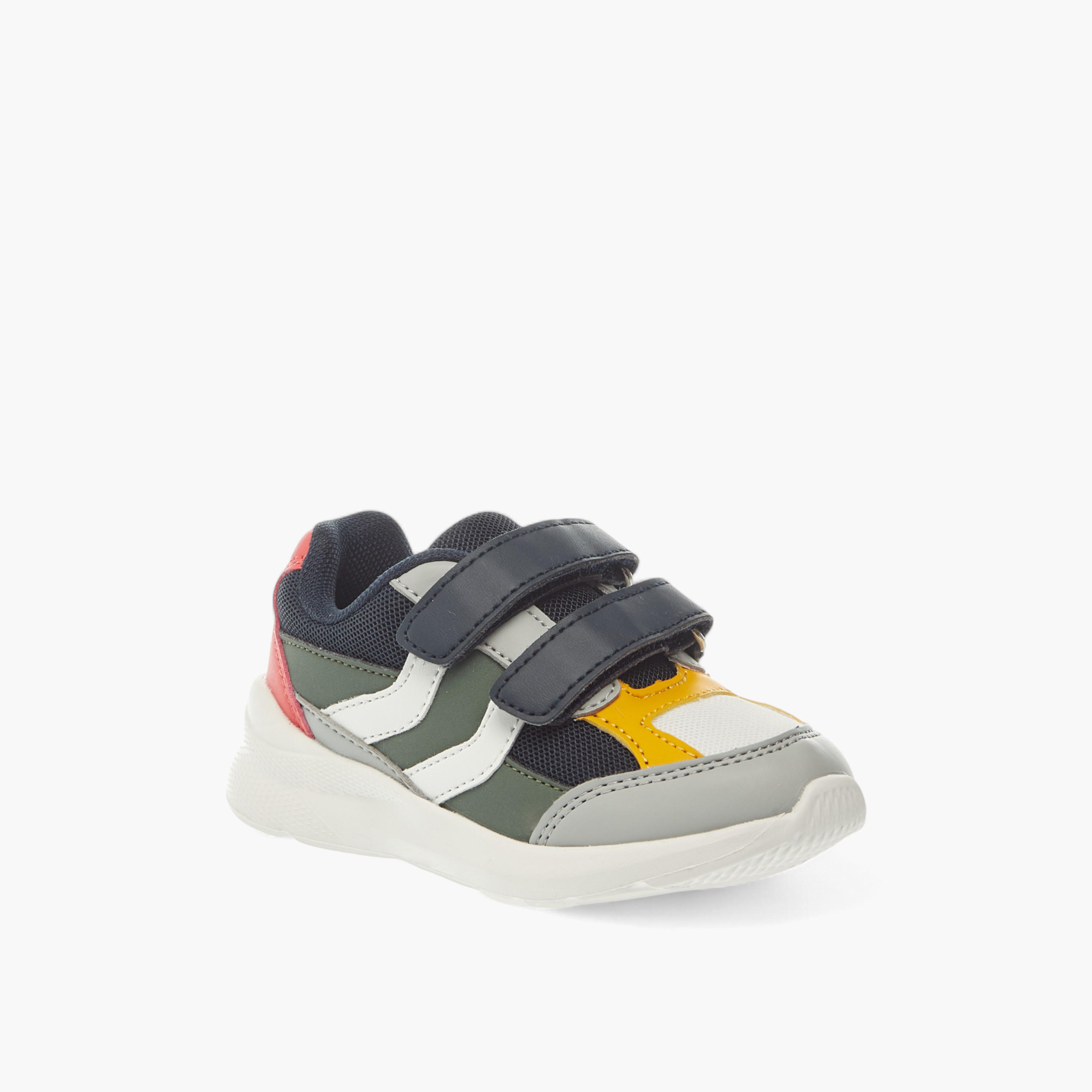 حذاء سنيكرز متعدد التصاميم بشريط إغلاق لاصق من إل بي إل من شو إكسبرس-boys-shoes-sneakers-image-2