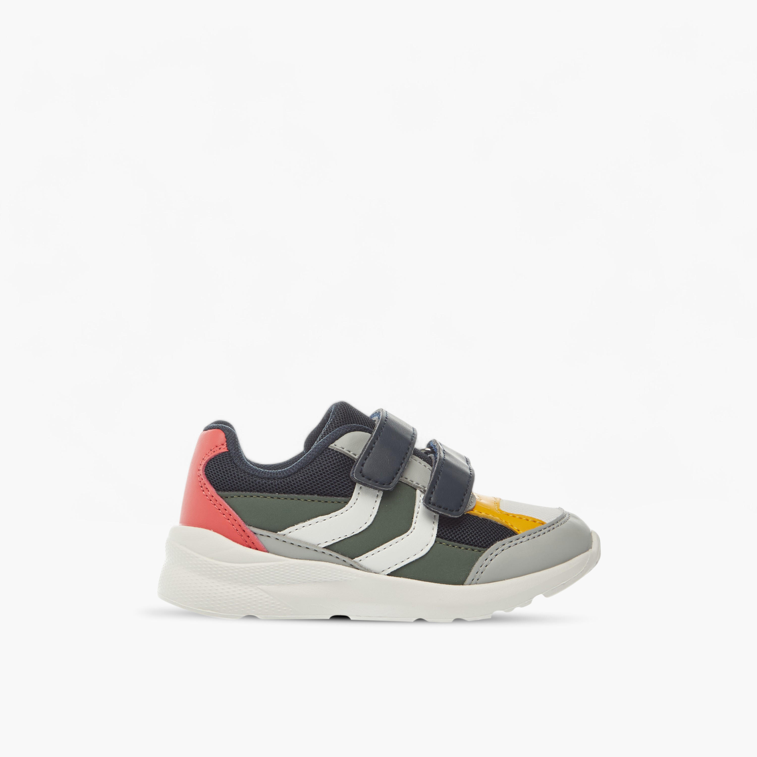 حذاء سنيكرز متعدد التصاميم بشريط إغلاق لاصق من إل بي إل من شو إكسبرس-boys-shoes-sneakers-image-3