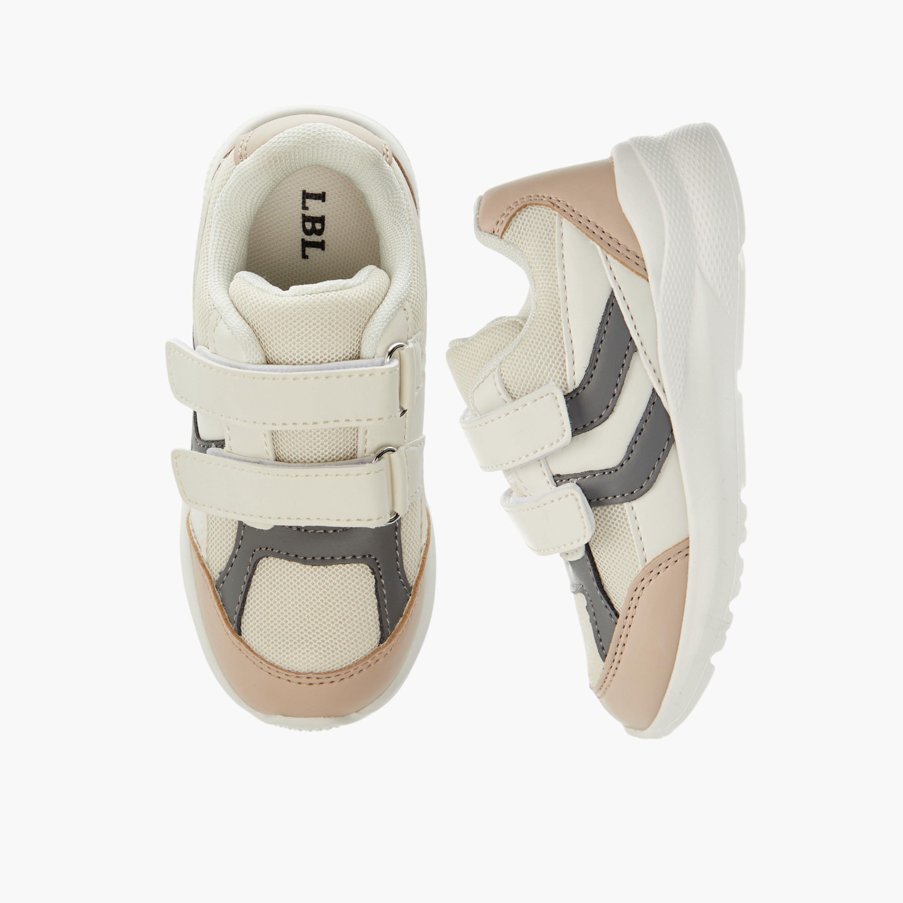 حذاء سنيكرز متعدد التصاميم بشريط إغلاق لاصق من إل بي إل من شو إكسبرس-boys-shoes-sneakers-image-1