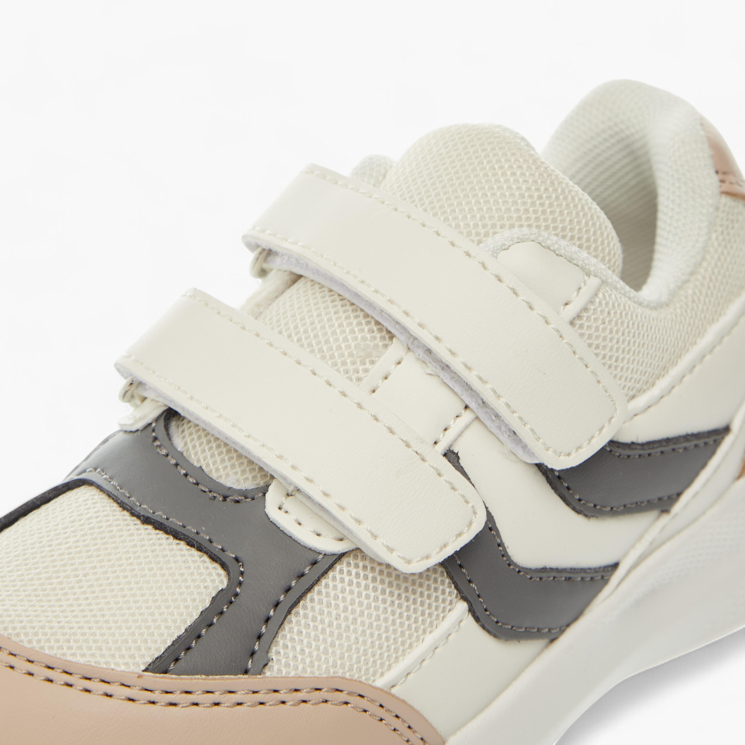 حذاء سنيكرز متعدد التصاميم بشريط إغلاق لاصق من إل بي إل من شو إكسبرس-boys-shoes-sneakers-image-4