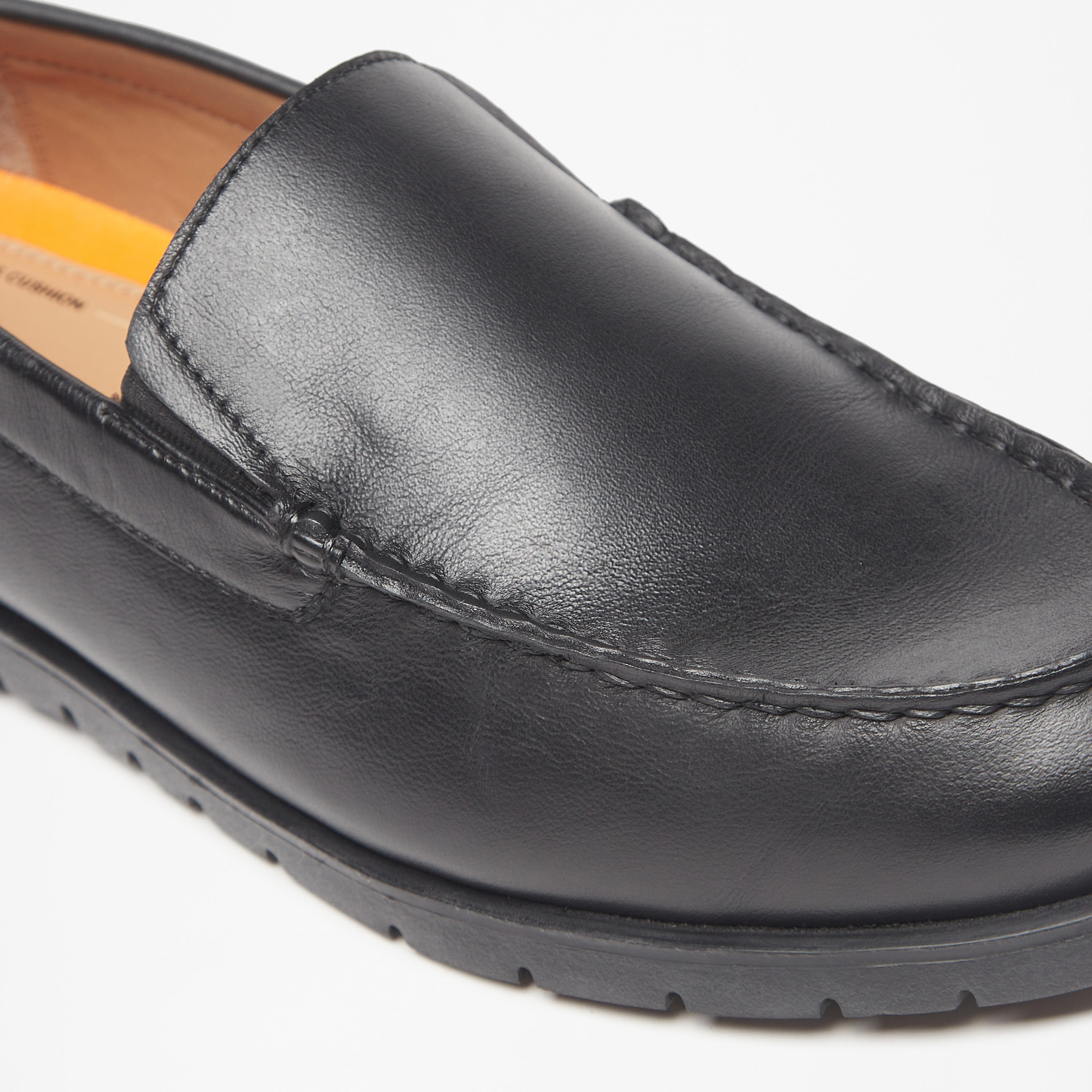 حذاء موكاسين سادة سهل الارتداء من لو كونفورت-men-shoes-loafersandmoccasins-image-6
