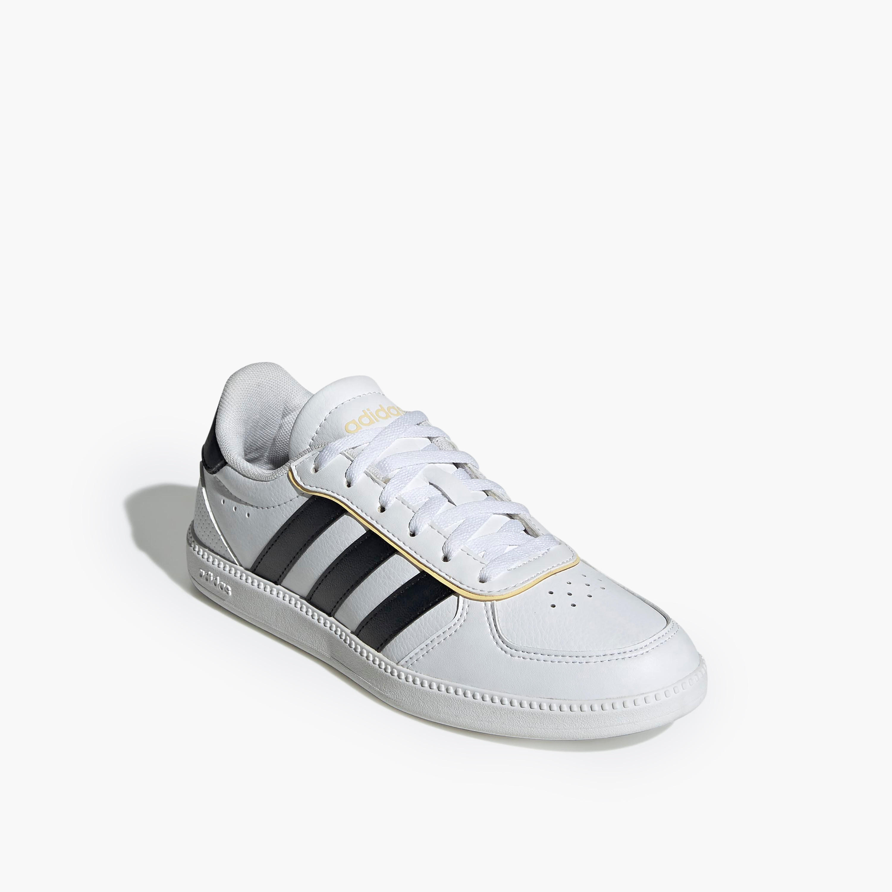 حذاء سنيكرز بريك نت سليك جيه بطول الكاحل وتصميم مثقّب ورباط للأولاد من أديداس-boys-shoes-sneakers-image-1