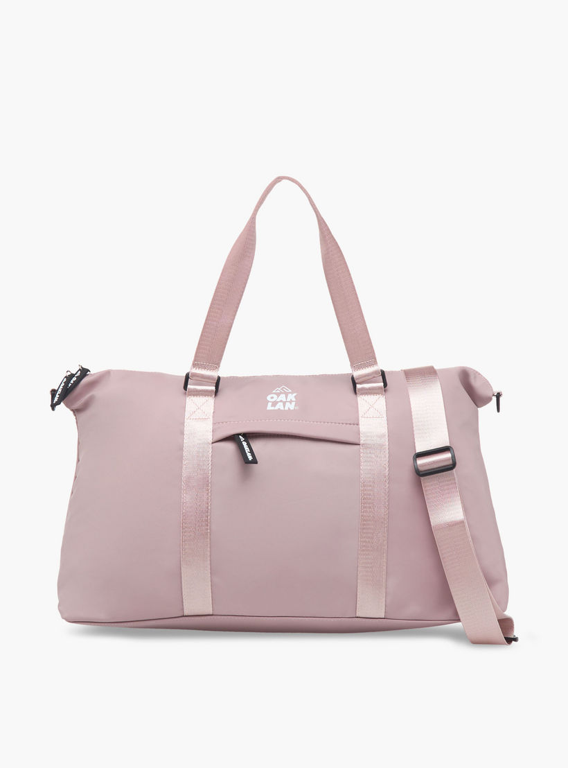 شنطة دافل بمقابض مزدوجة وسحاب إغلاق وطبعات شعار من أوكلان من شو إكسبريس-women-bagsandwallets-handbags-image-1