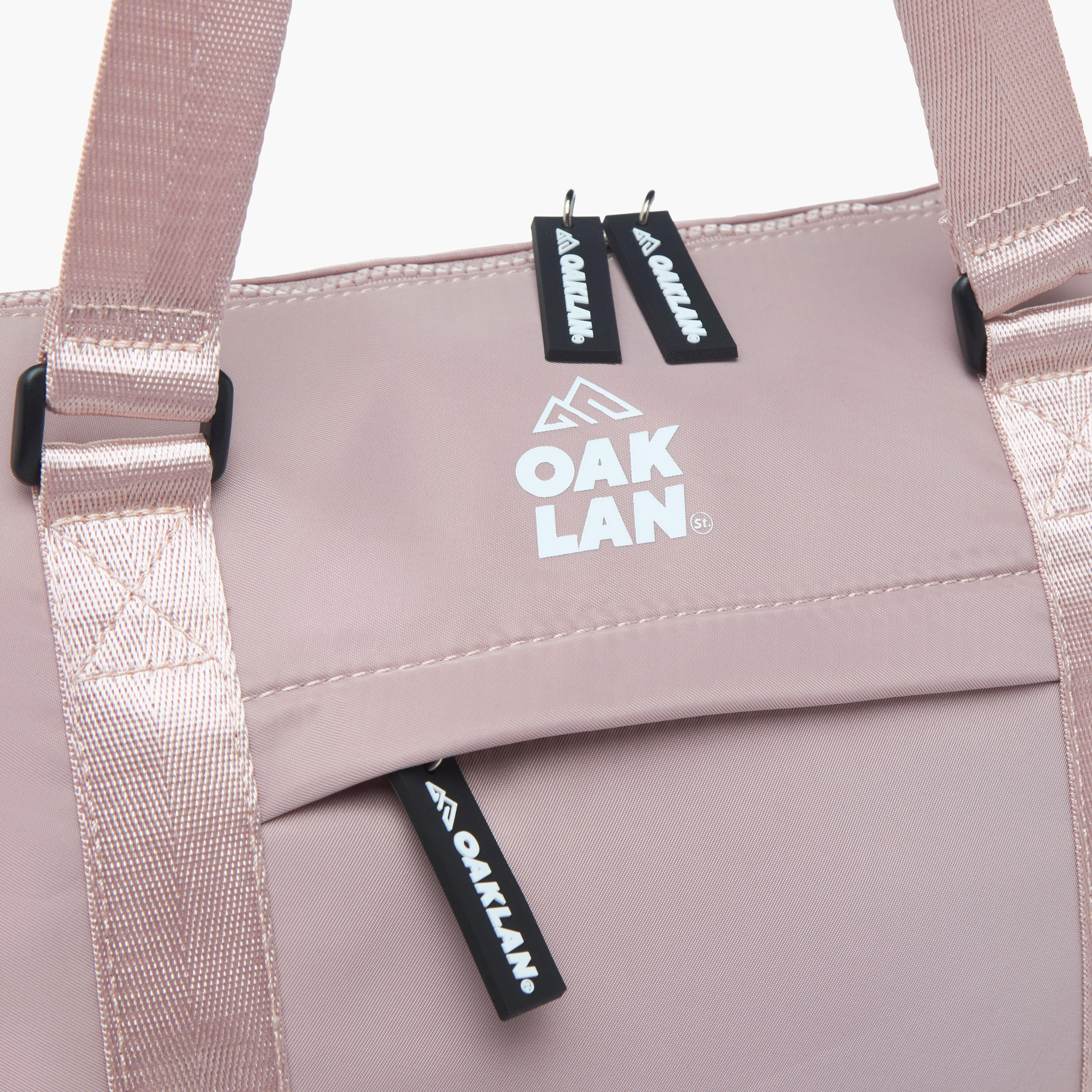 شنطة دافل بمقابض مزدوجة وسحاب إغلاق وطبعات شعار من أوكلان من شو إكسبريس-women-bagsandwallets-handbags-image-7