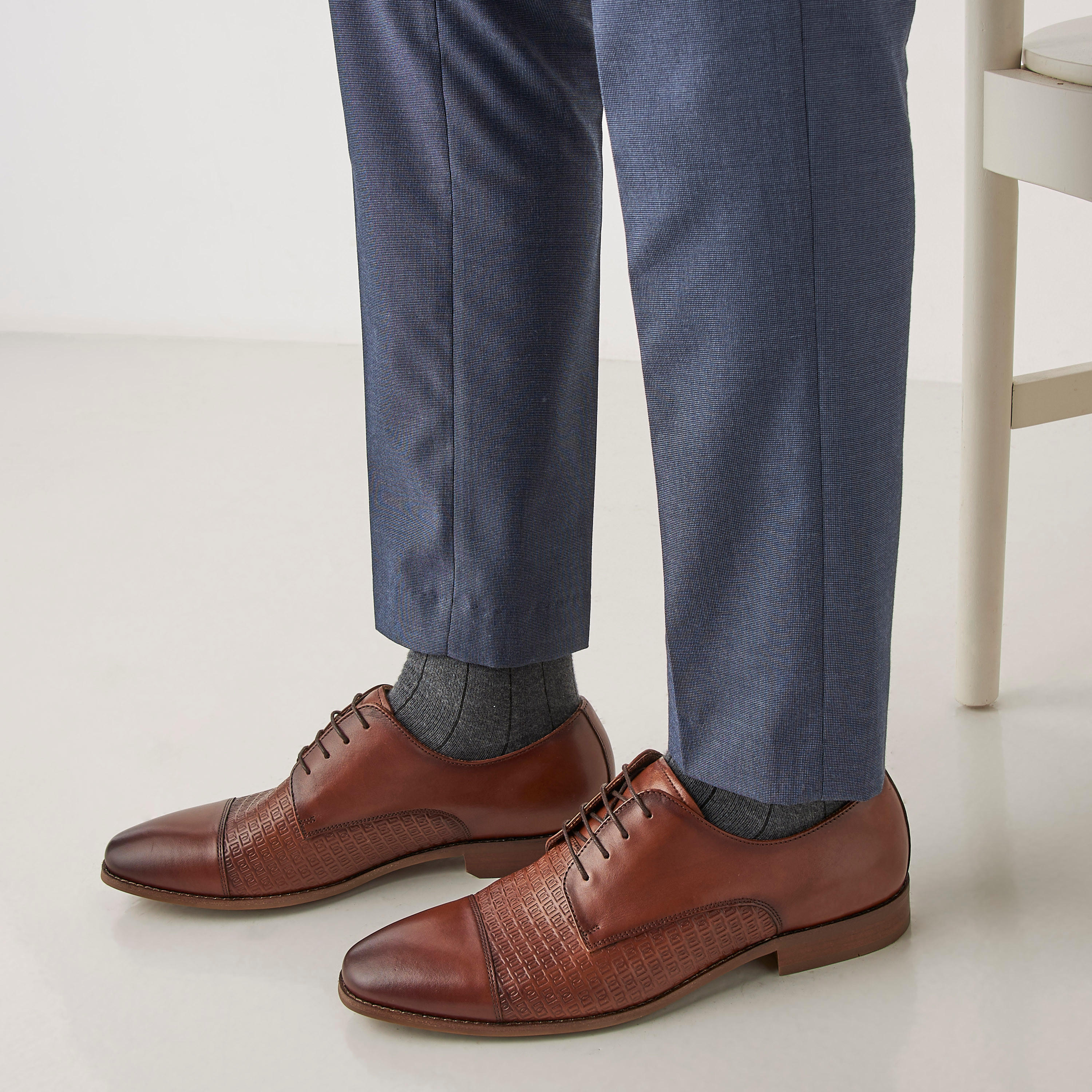 حذاء ديربي جلد برباط إغلاق للرجال من دوتشيني-men-shoes-formalshoes-image-2