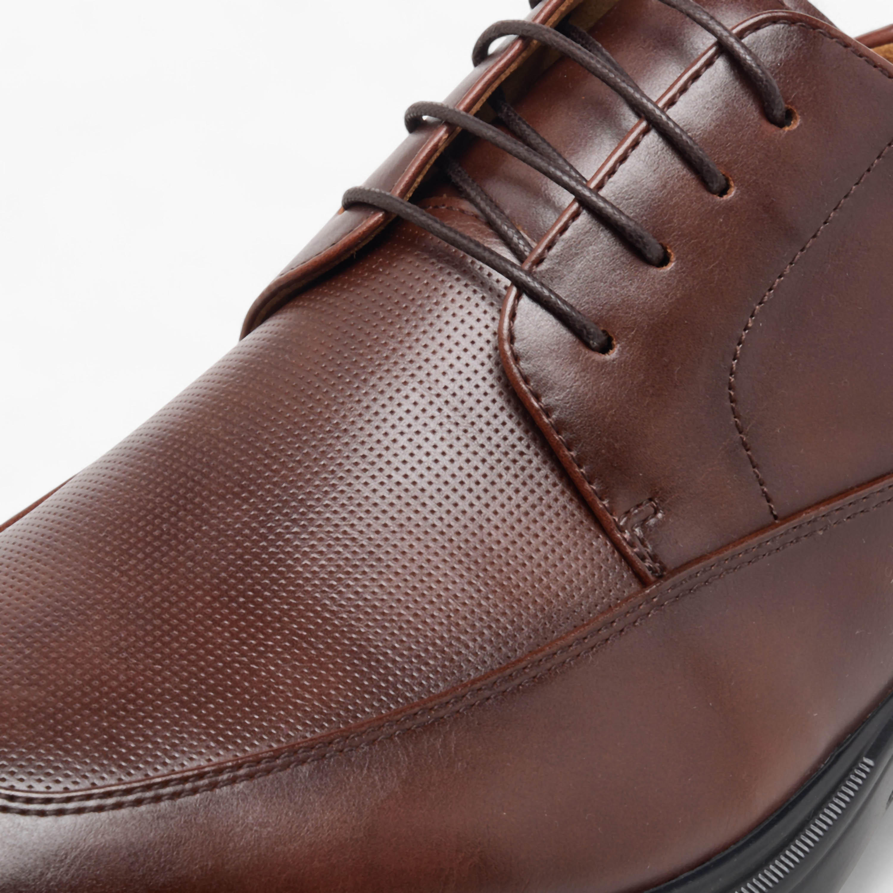 Le Confort Textured Lace-Up Derby Shoes-men-shoes-formalshoes-image-6