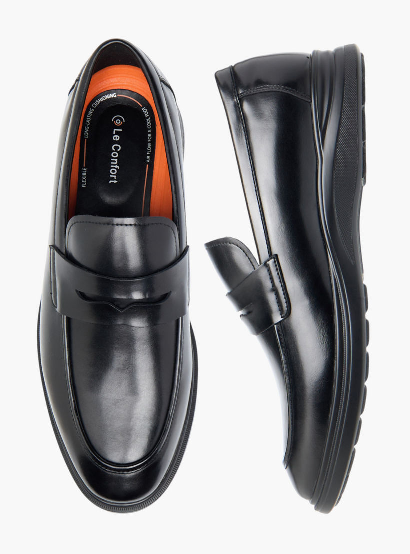 حذاء سهل الارتداء سادة مريح بتفاصيل مفرغة من لو كونفورت-men-shoes-formalshoes-image-1