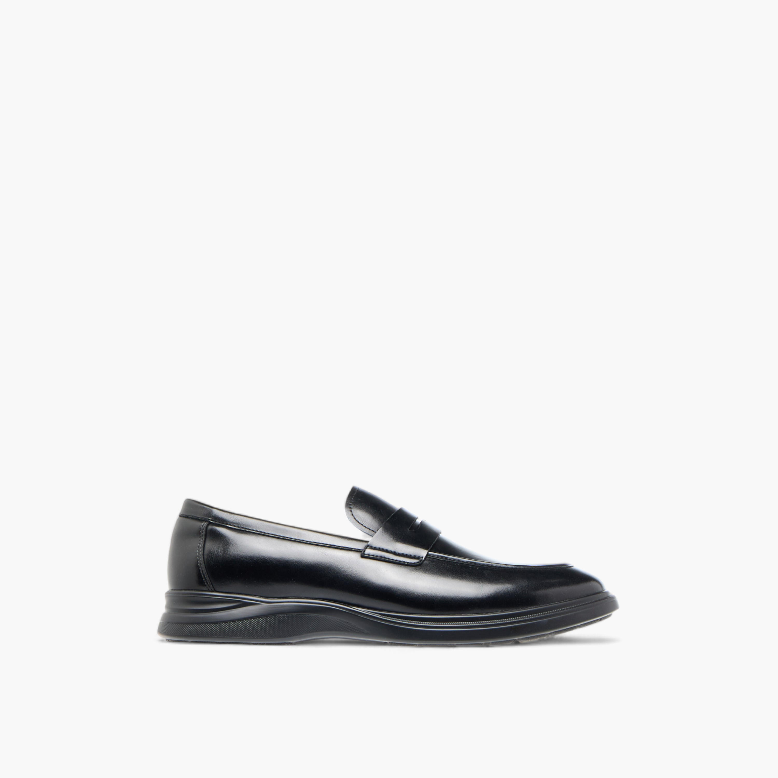 حذاء سهل الارتداء سادة مريح بتفاصيل مفرغة من لو كونفورت-men-shoes-formalshoes-image-3