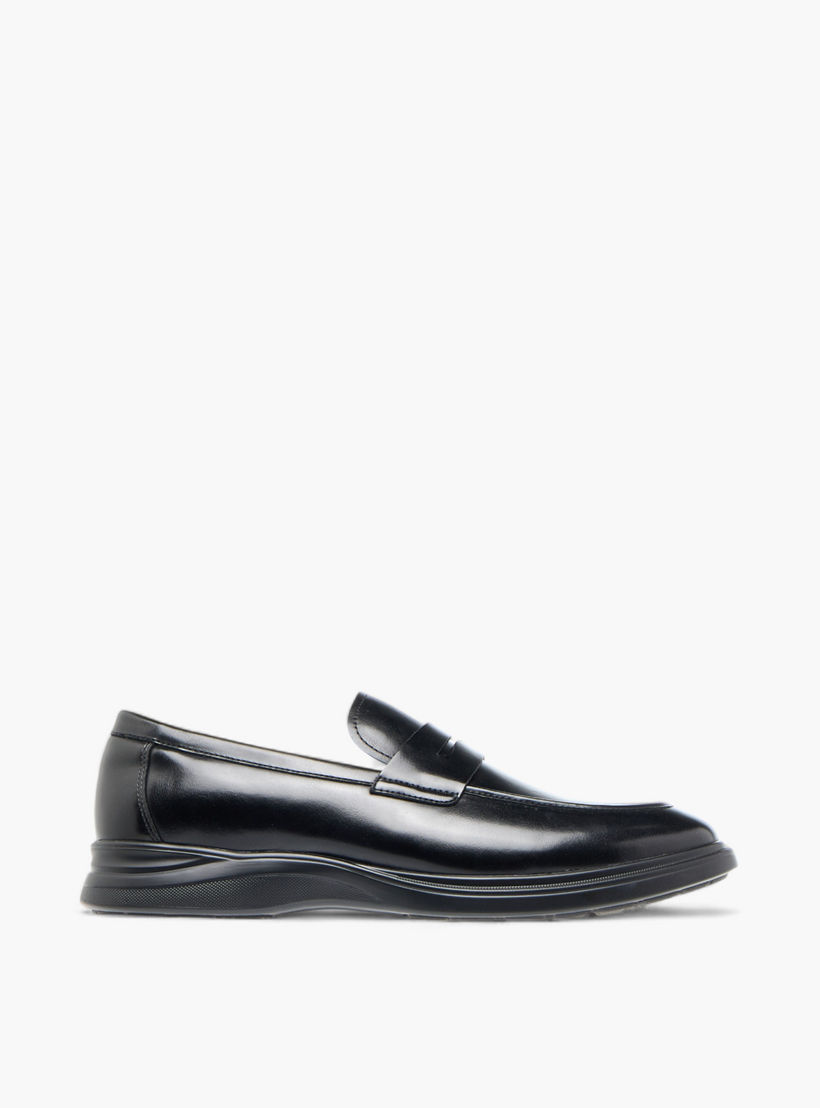حذاء سهل الارتداء سادة مريح بتفاصيل مفرغة من لو كونفورت-men-shoes-formalshoes-image-3