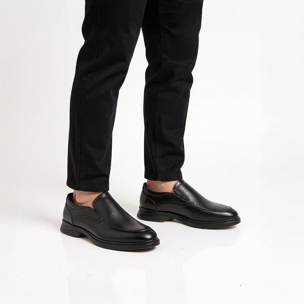 Le Confort Leather Textured Slip-On Loafers-men-shoes-loafersandmoccasins-image-2