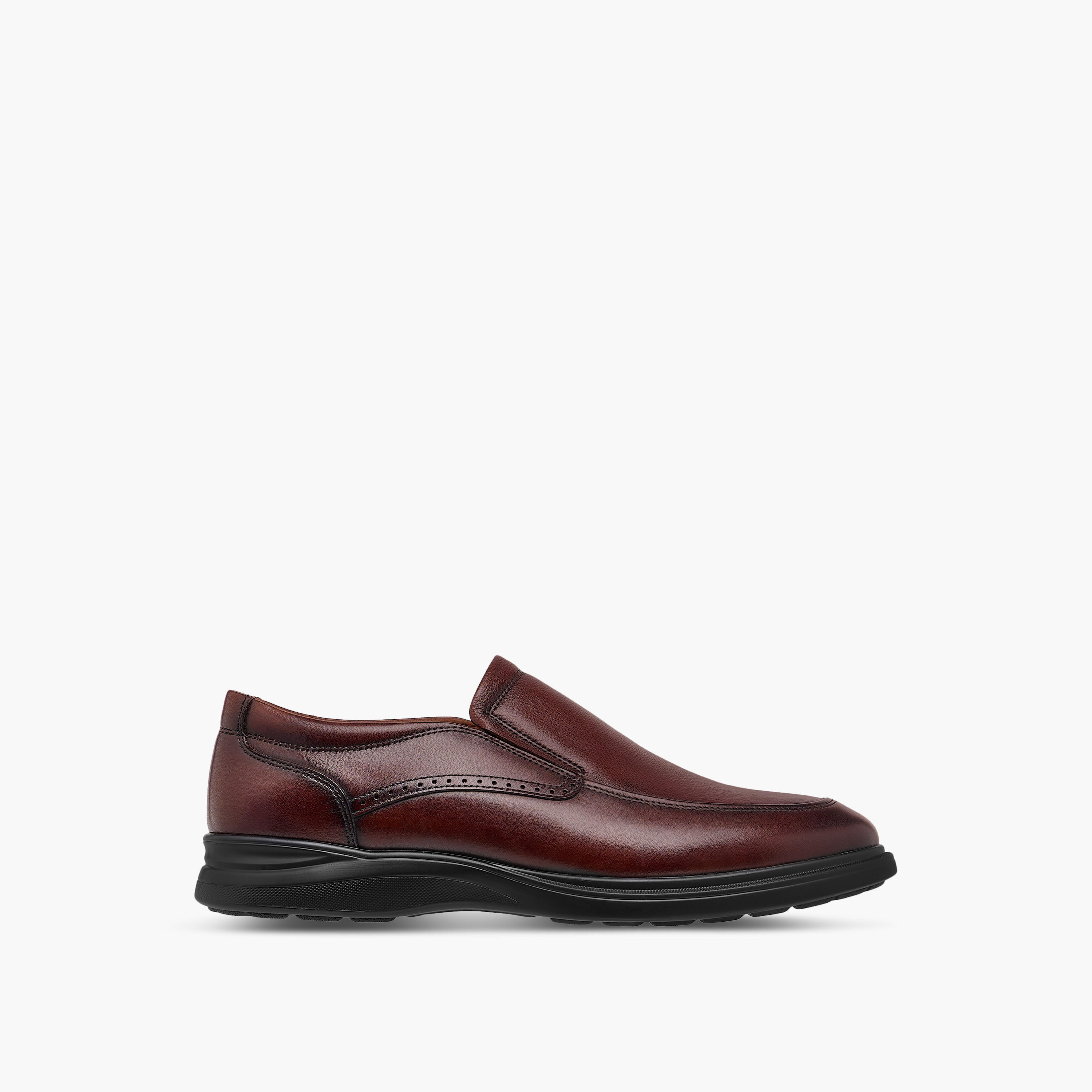 Le Confort Leather Textured Slip-On Loafers-men-shoes-loafersandmoccasins-image-3