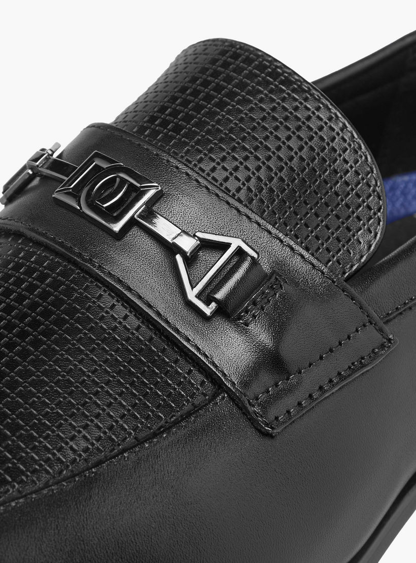 Duchini Men's Leather Textured Slip-On Loafers with Metal Accent-men-shoes-loafersandmoccasins-image-4