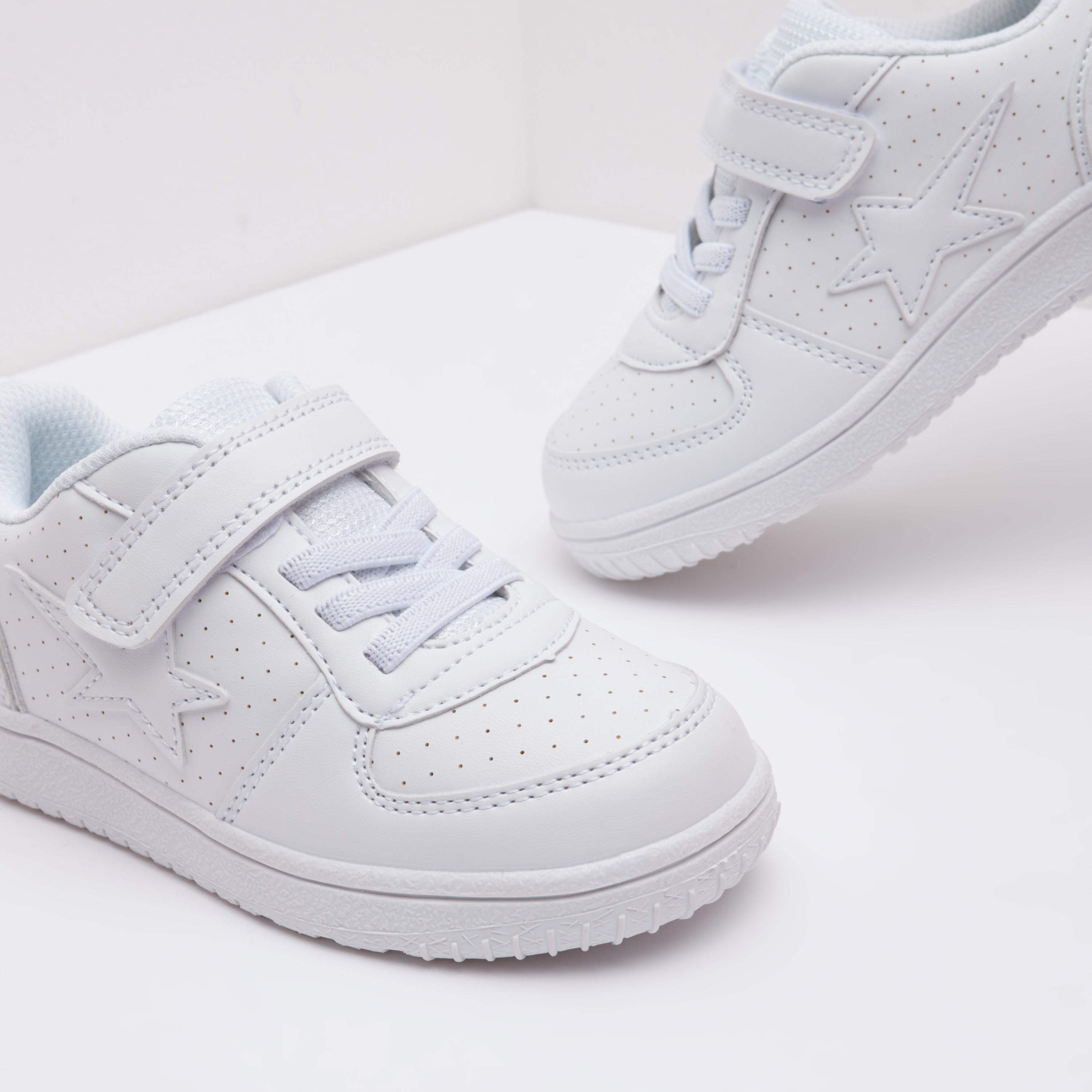 حذاء سنيكرز مثقّب مع رباط وخطّاف وحلقة إغلاق-boys-shoes-sneakers-image-8