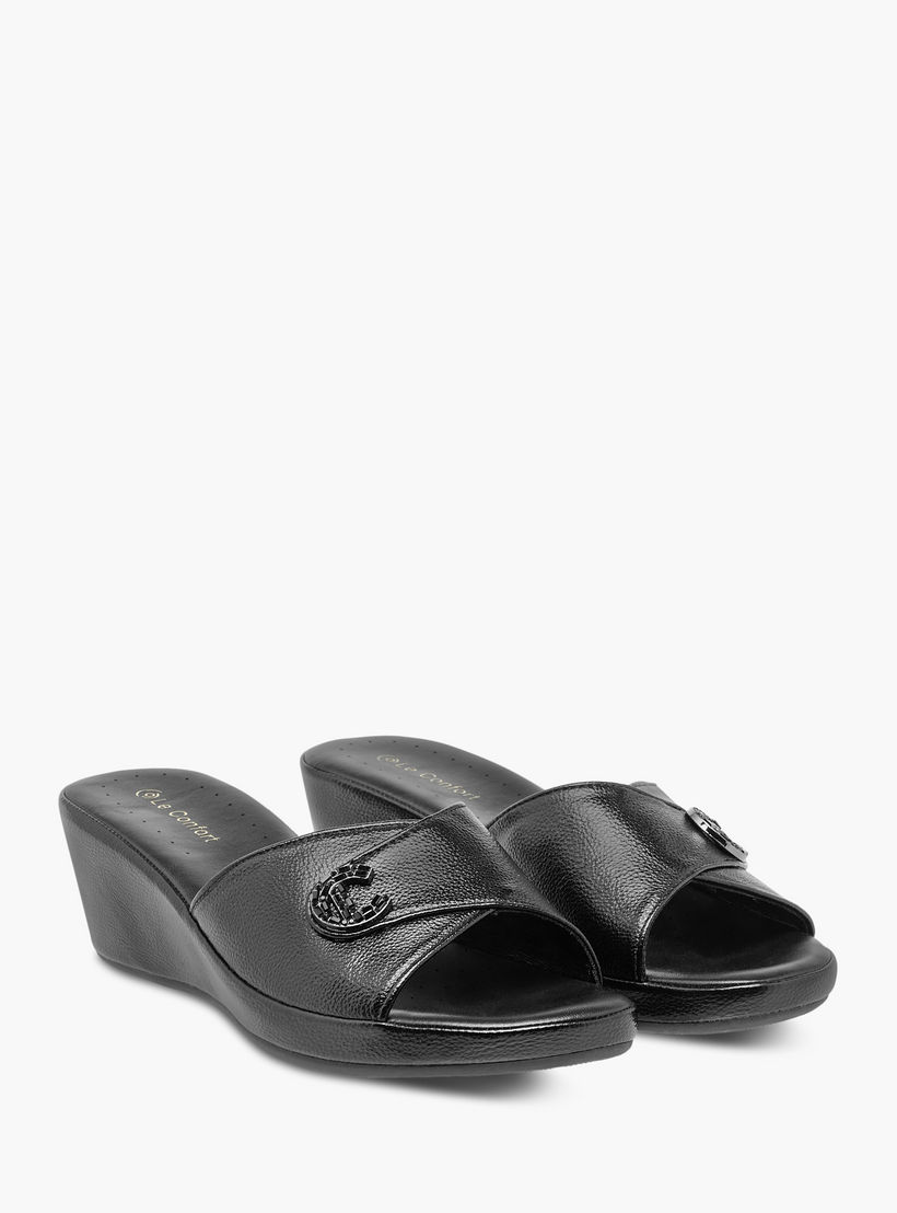 صندل ويدج مريح بارز الملمس سهل الارتداء للنساء من لو كونفورت-women-shoes-sandals-heeled-image-1