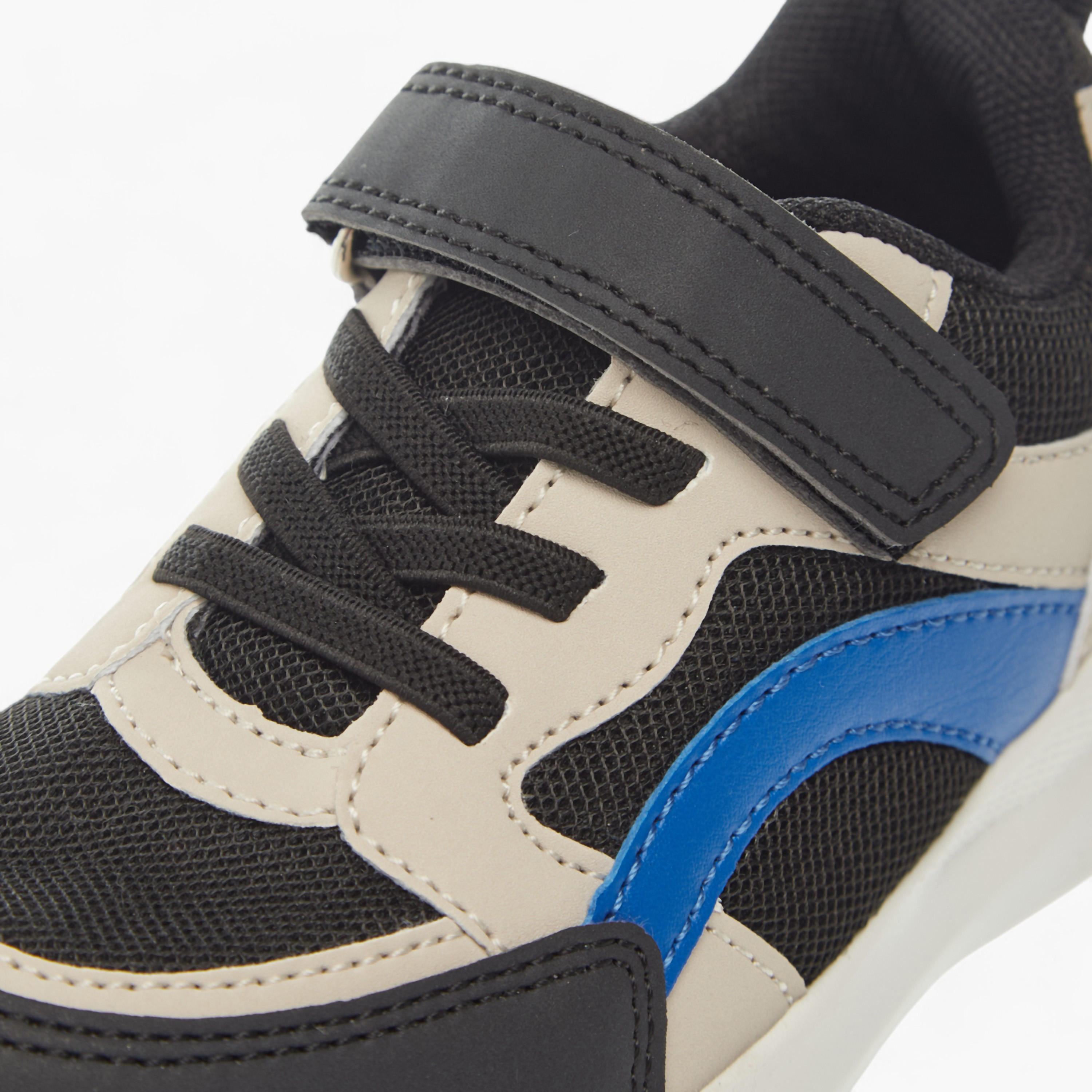 حذاء سنيكرز متعدد التصاميم بشريط إغلاق لاصق من إل بي إل من شو إكسبرس-boys-shoes-sneakers-image-4