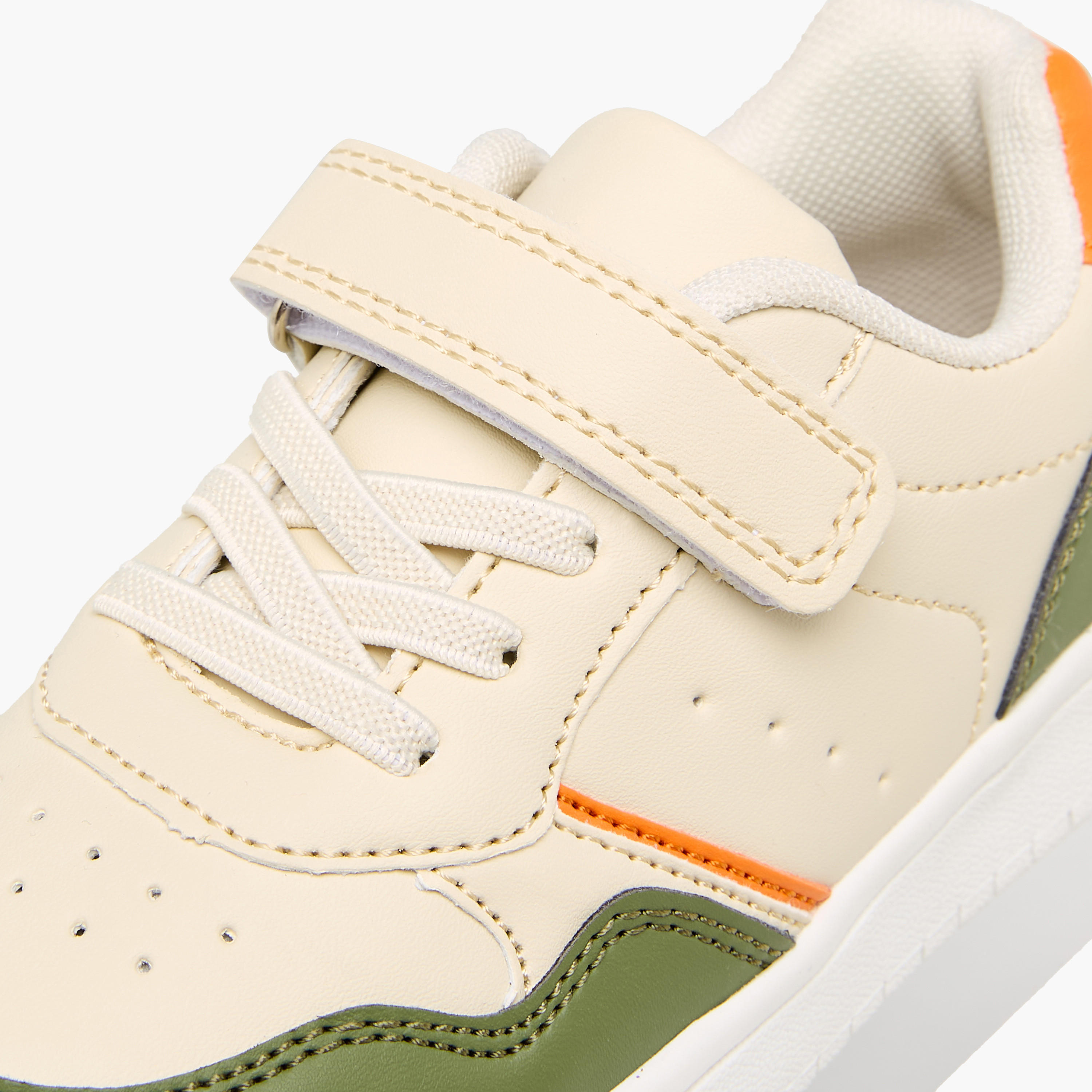 حذاء سنيكرز بشريط إغلاق لاصق للأولاد من إل بي إل من شو إكسبريس-boys-shoes-sneakers-image-4