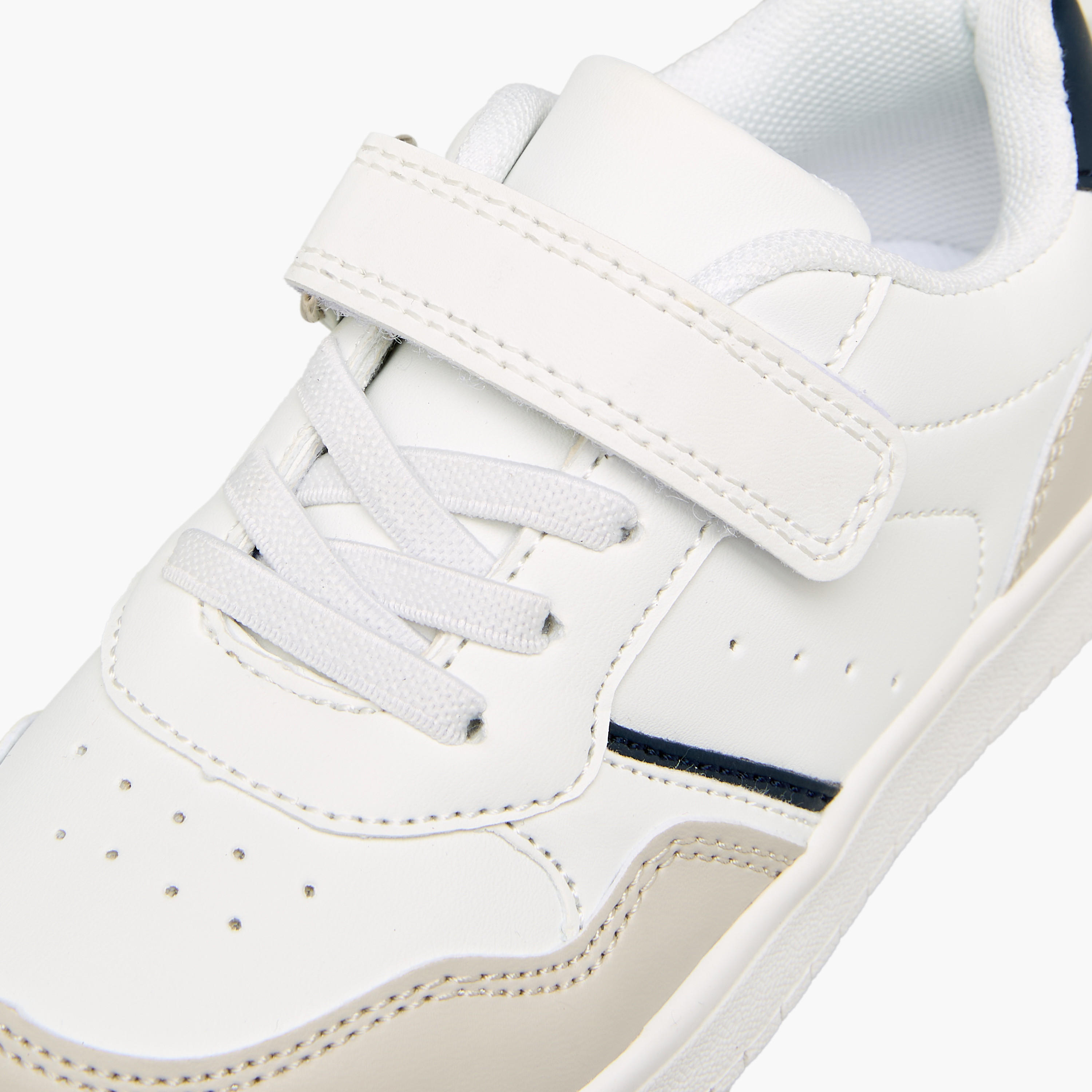 حذاء سنيكرز بشريط إغلاق لاصق للأولاد من إل بي إل من شو إكسبريس-boys-shoes-sneakers-image-4
