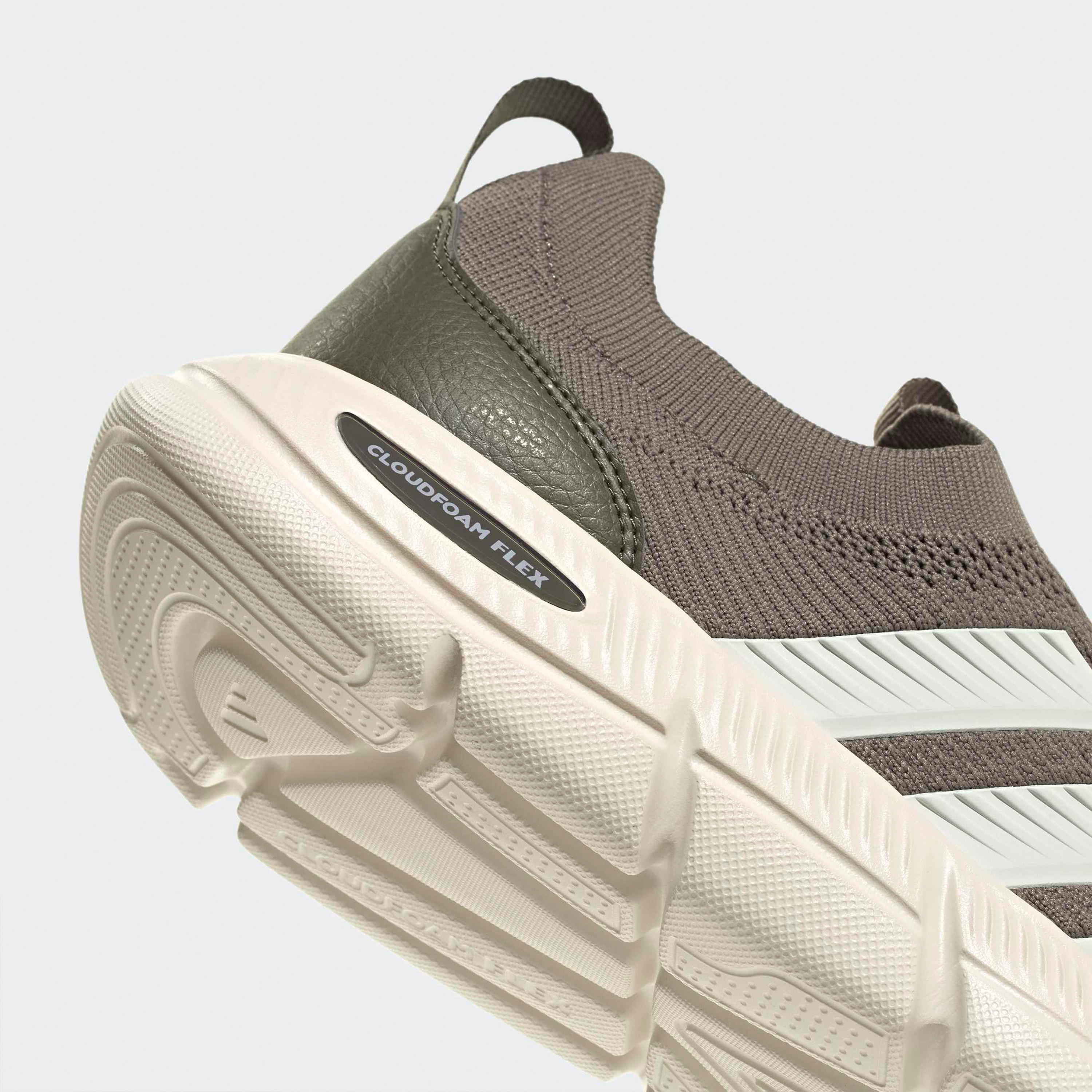 حذاء جري كلاود فوم فليكس سوك سهل الارتداء للرجال من أديداس-men-shoes-sports-image-5
