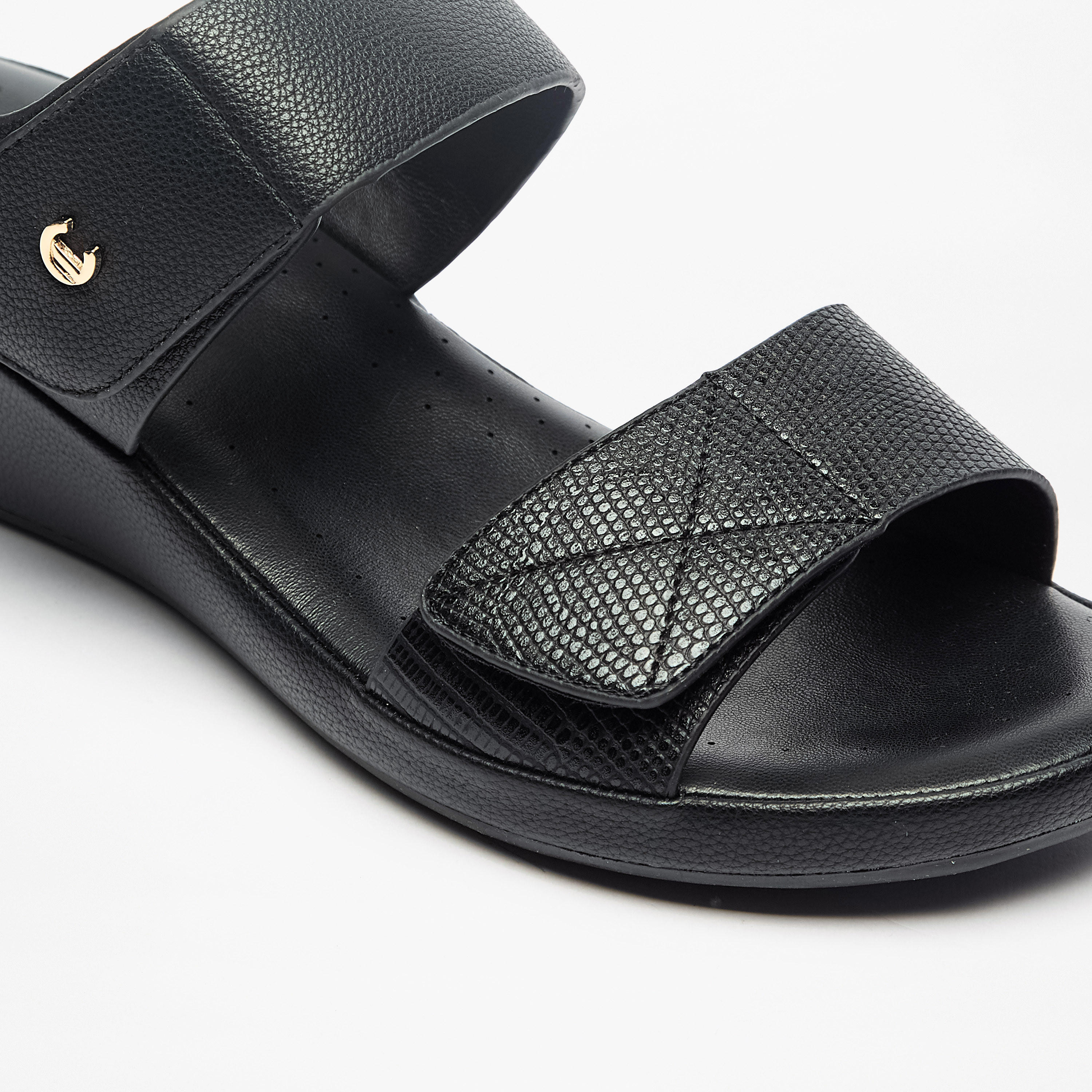 صندل مريح سهل الارتداء بارز الملمس بشريط إغلاق لاصق من لو كونفورت -women-shoes-sandals-heeled-image-5