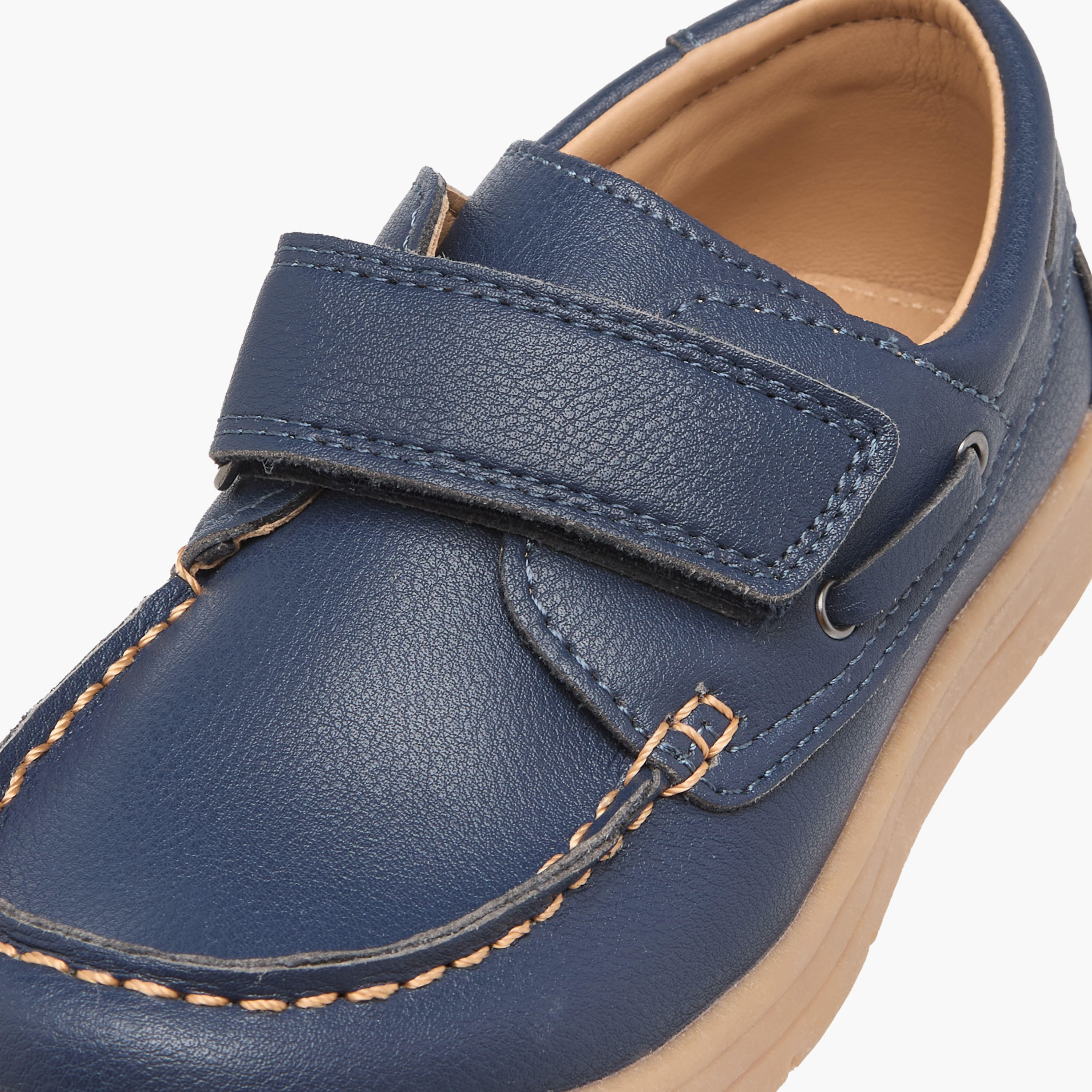 Juniors Textured Loafers with Hook and Loop Closure-boys-shoes-loafers-image-5