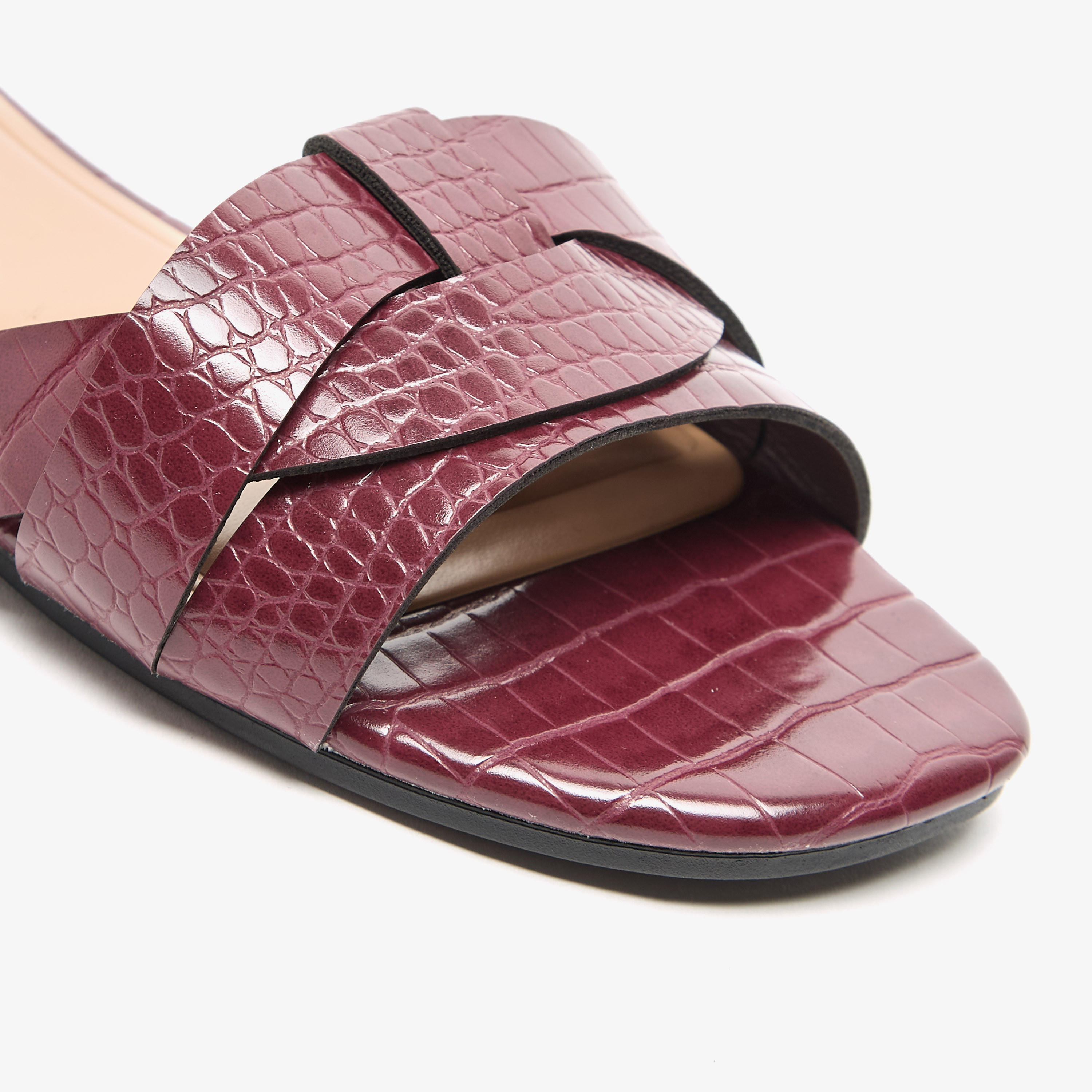 صندل سهل الارتداء بارز الملمس للنساء من سيليست-women-shoes-flats-sandals-image-10