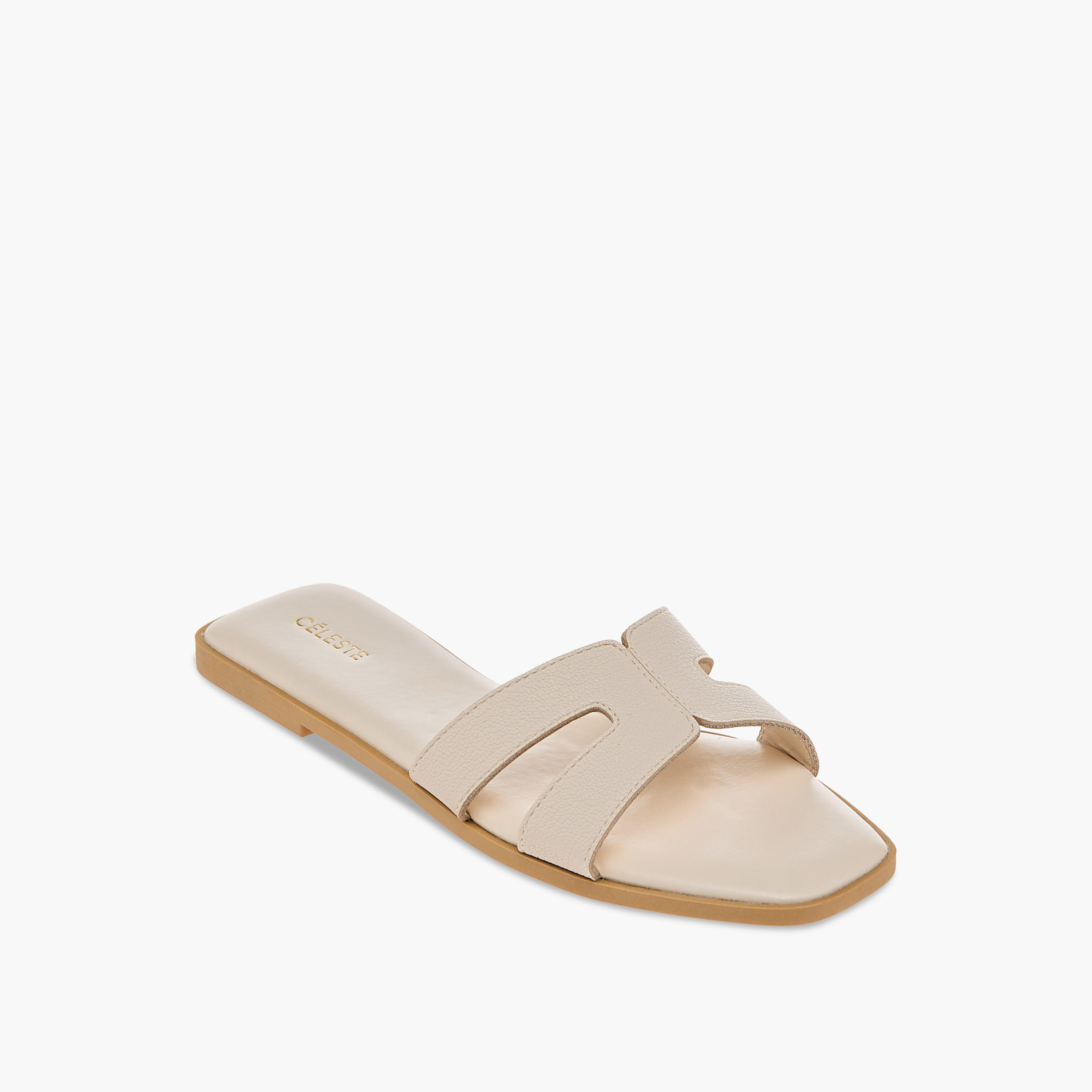 صندل سهل الارتداء بارز الملمس بتفاصيل مفرغة للنساء من سيليست-women-shoes-flats-sandals-image-2