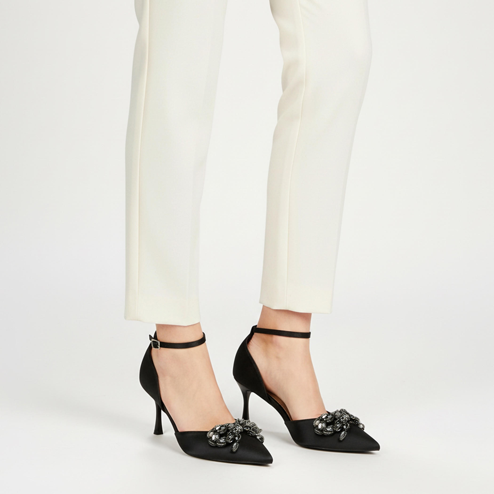 حذاء بكعب ستيليتو وزينة كريستال للنساء من فلورا بيلا-women-shoes-heels-image-2