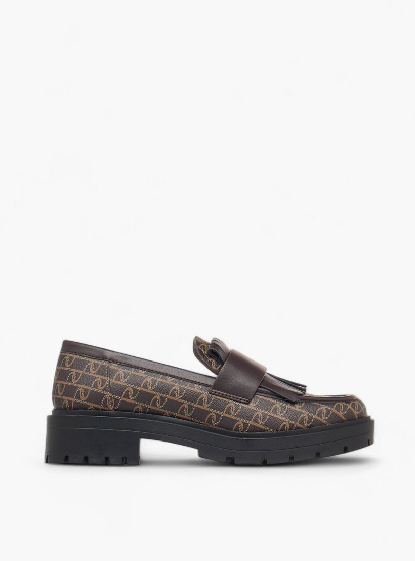 حذاء سهل الارتداء بتفاصيل شراشيب وطبعات مونوجرام من بابريكا-women-shoes-loafersandmoccasins-image-3
