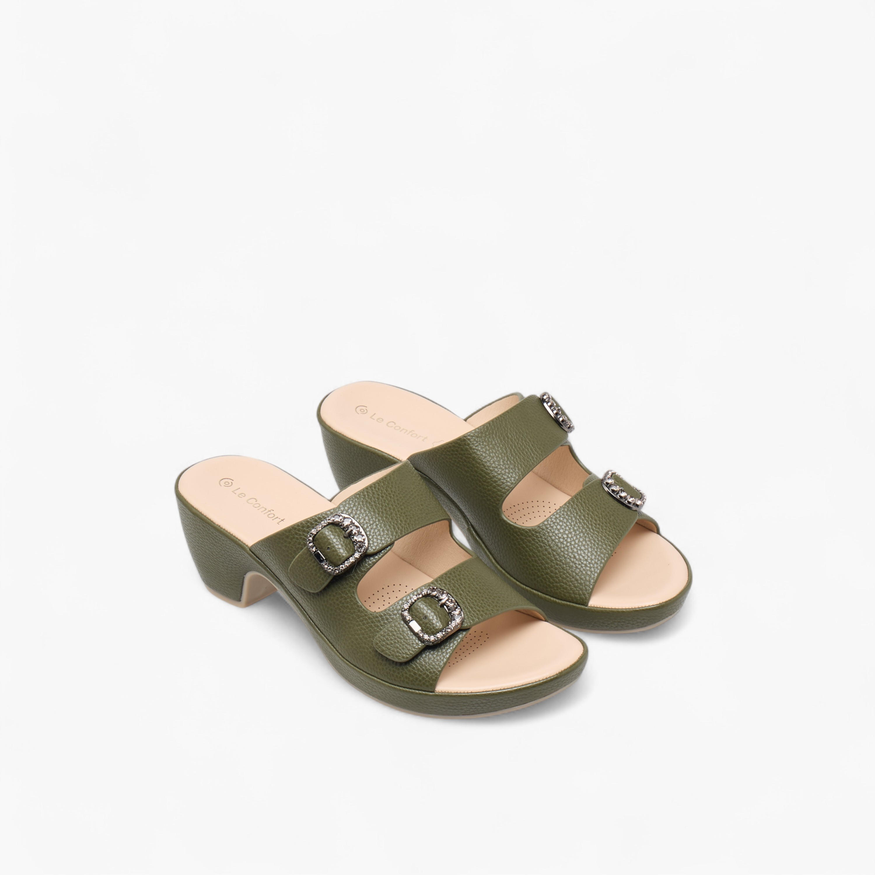 صندل مريح سهل الارتداء بارز الملمس بزينة إبزيم مزين من لو كونفورت-women-shoes-sandals-heeled-image-1