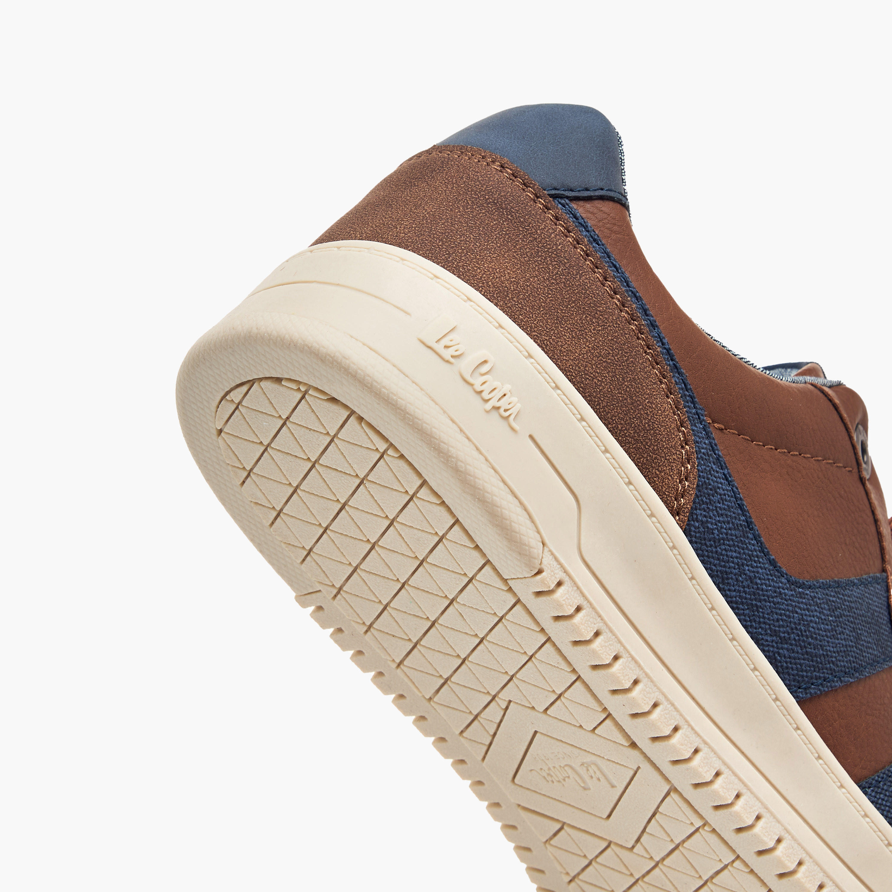 حذاء بطول الكاحل أورثولايت برباط إغلاق للرجال من لي كوبر-men-shoes-sneakers-image-5