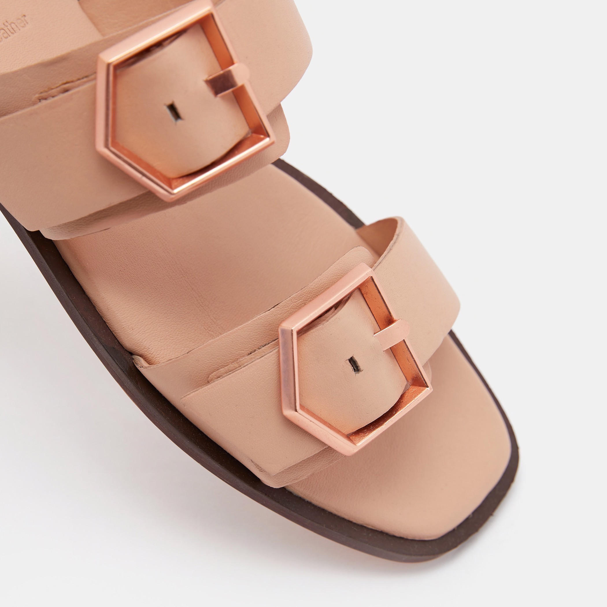 صندل شبشب سهل الارتداء بتزيينات إبزيم-women-shoes-flats-sandals-image-4
