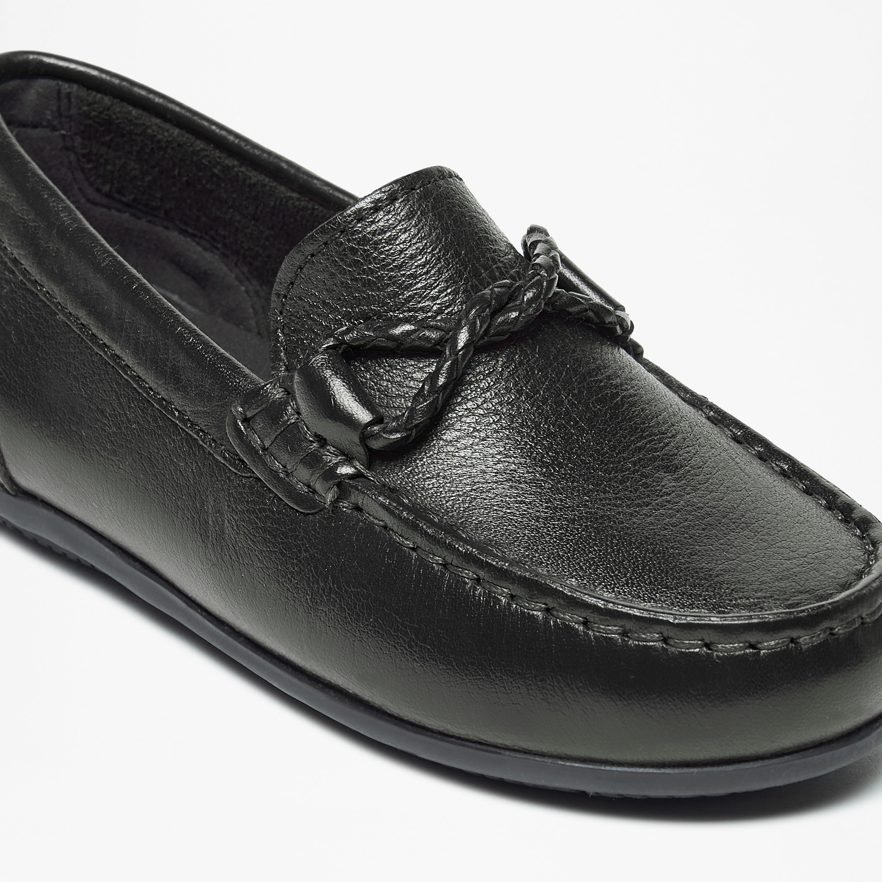 Mister Duchini Solid Slip-On Moccasins with Textured Trim-boys-shoes-loafers-image-5