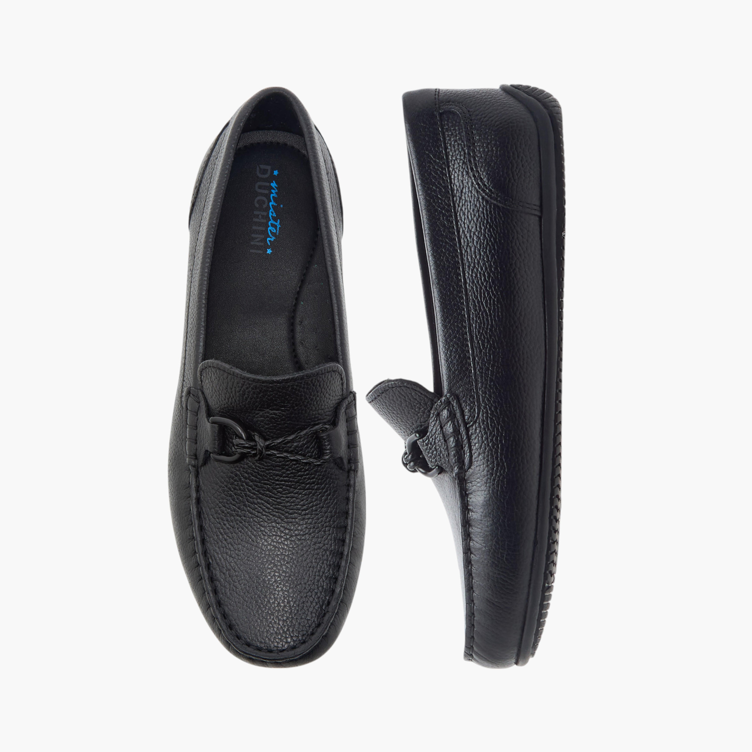 حذاء موكاسين سهل الارتداء وبارز الملمس بزينة معدنية من مستر دوتشيني-boys-shoes-loafers-image-1