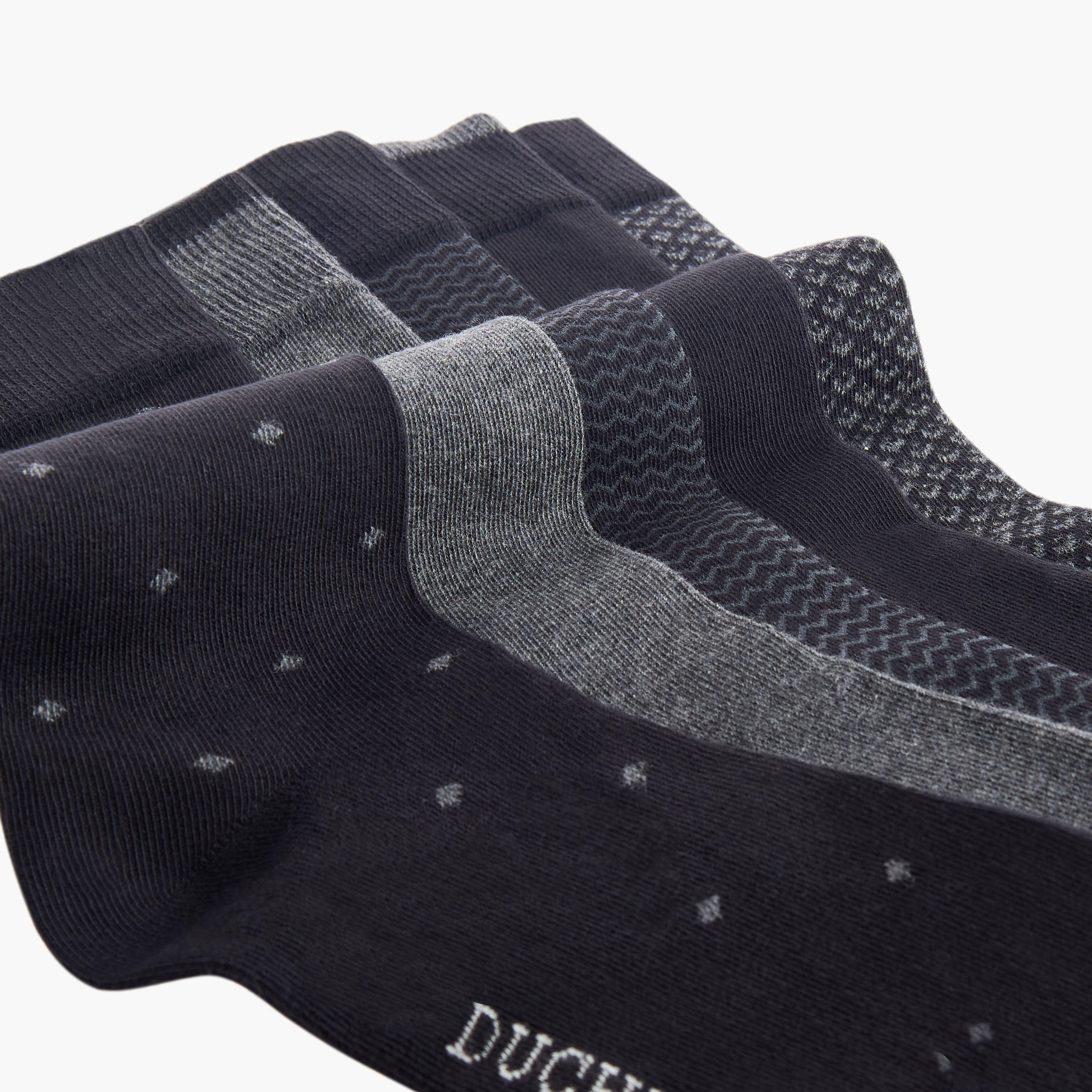 طقم جوارب بطول متوسط 5 أزواج غير وبريّة من دوتشيني-men-socks-image-4